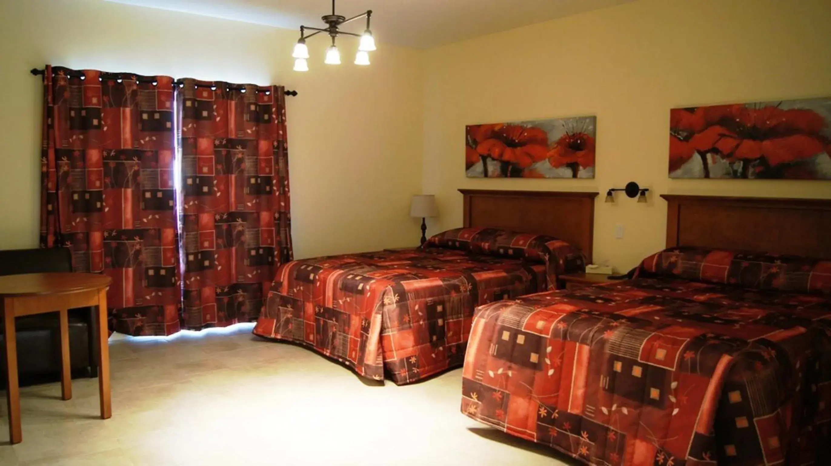 Superior Queen Room with Two Queen Beds in Motel Roberval Superior Queen Room with Two Queen Beds in Motel Roberval
