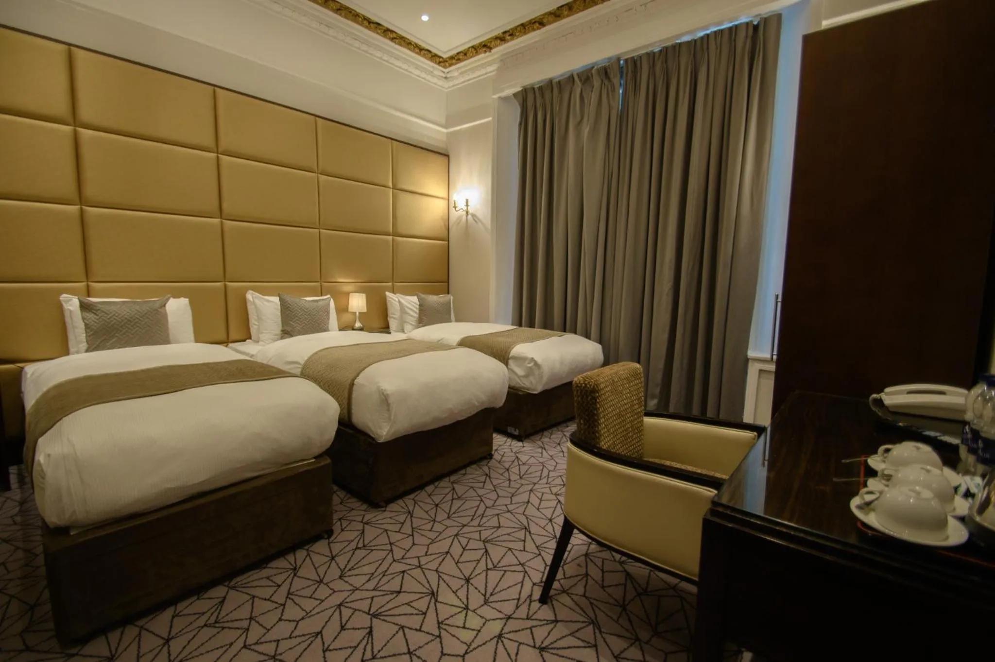 Bed in Hyde Park International