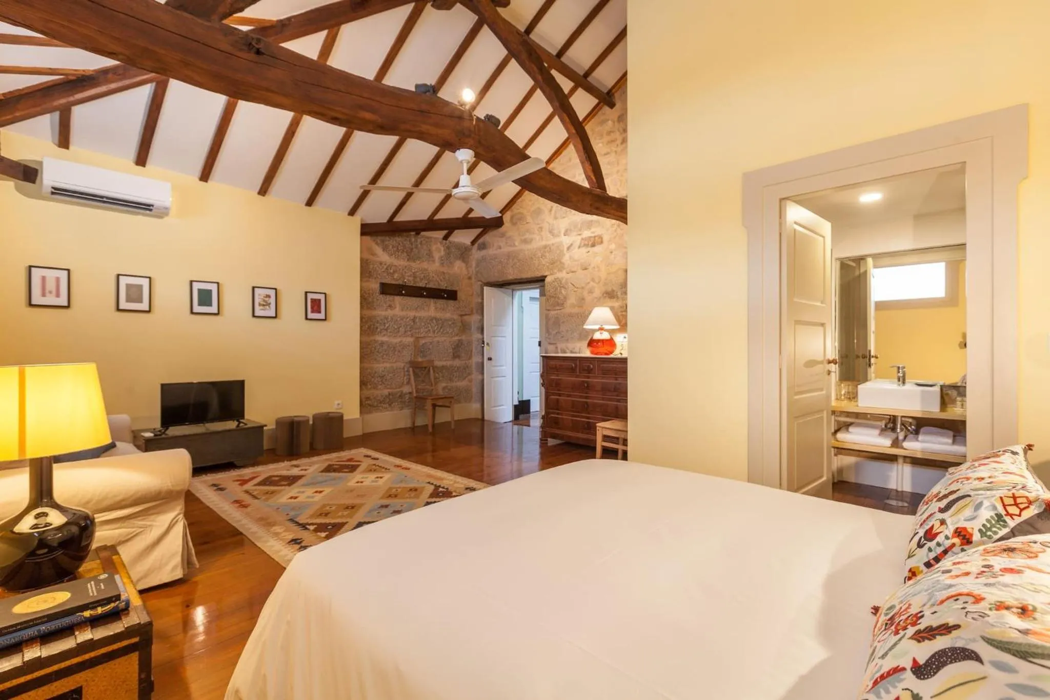 Bed in Casa Grande - Minho's Guest