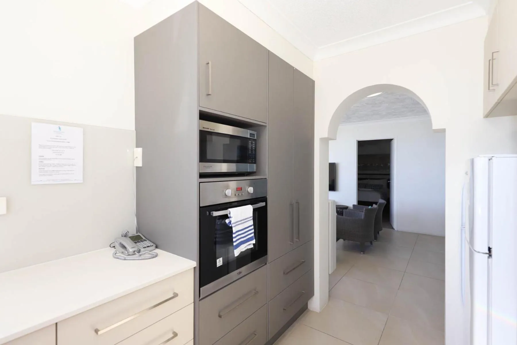 Kitchen or kitchenette in Beachside Tower Apartments