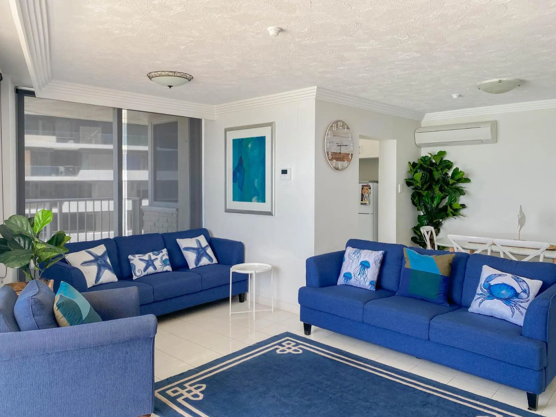 Living room in Beachside Tower Apartments