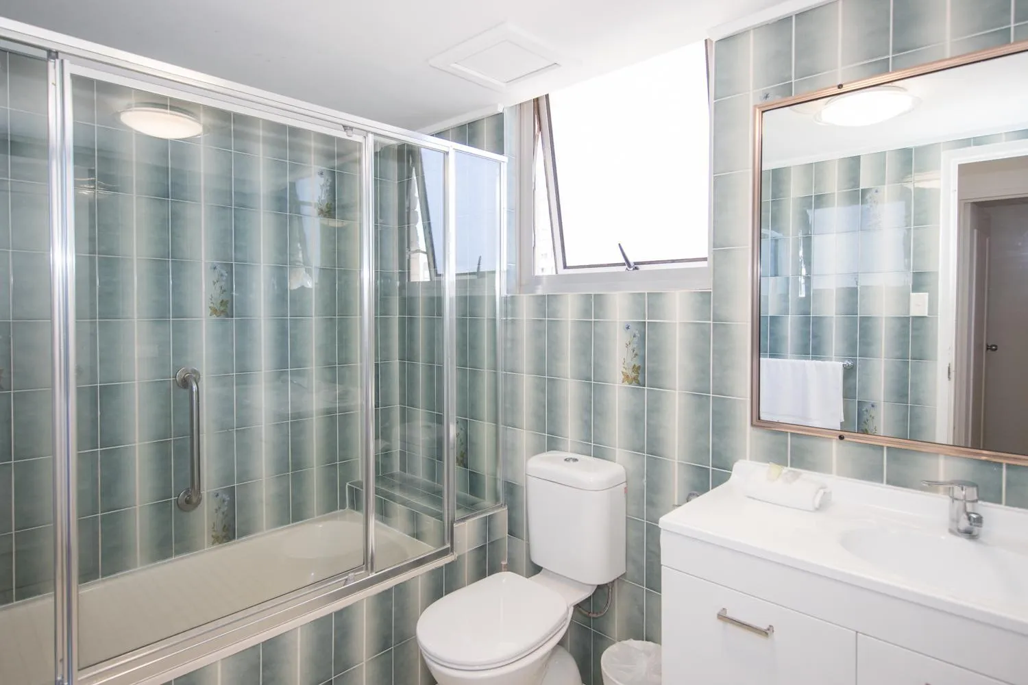 Toilet in Beachside Tower Apartments