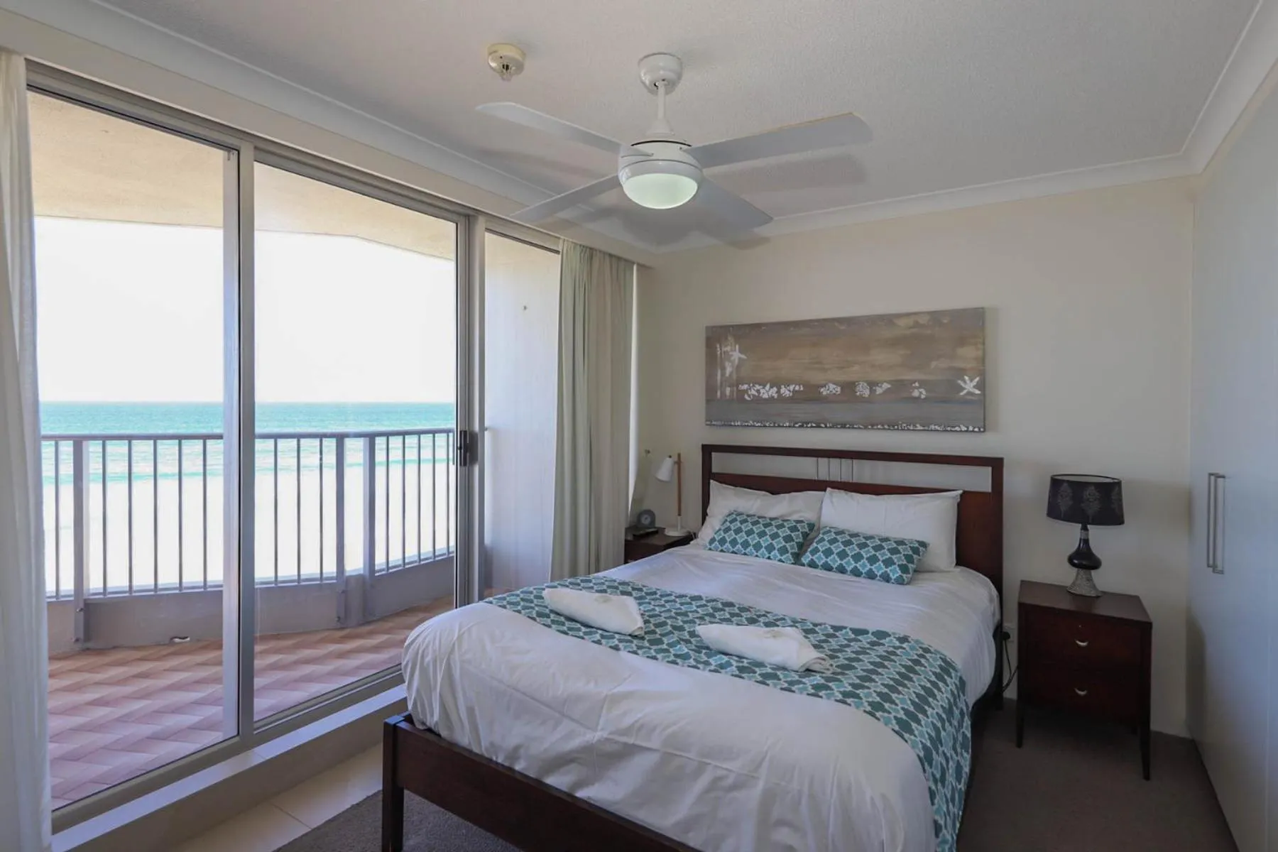 Photo of the whole room, Bed in Beachside Tower Apartments