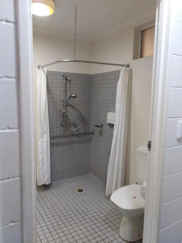 Shower in White Lace Motor Inn