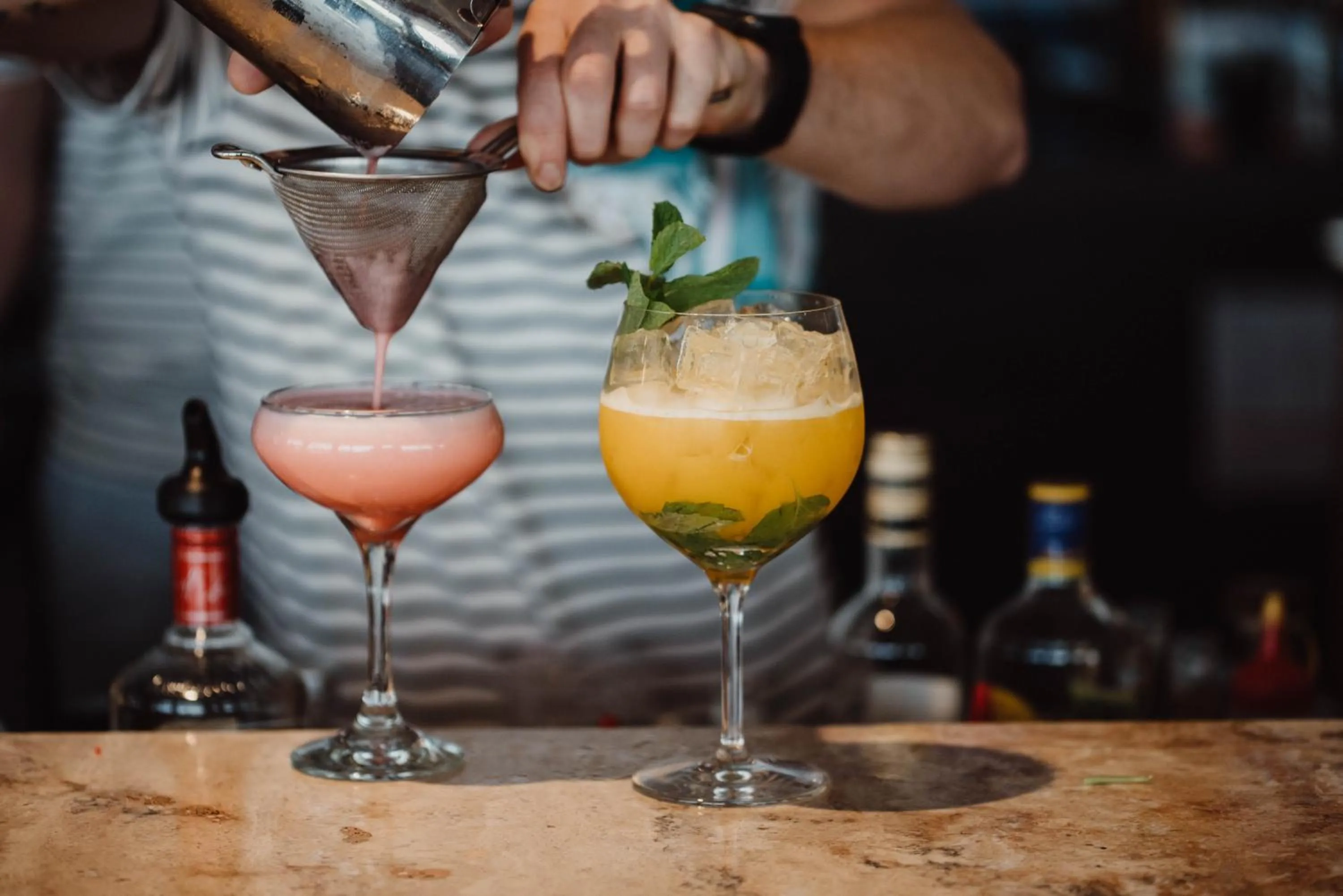 Lounge or bar in Lakes Hotel