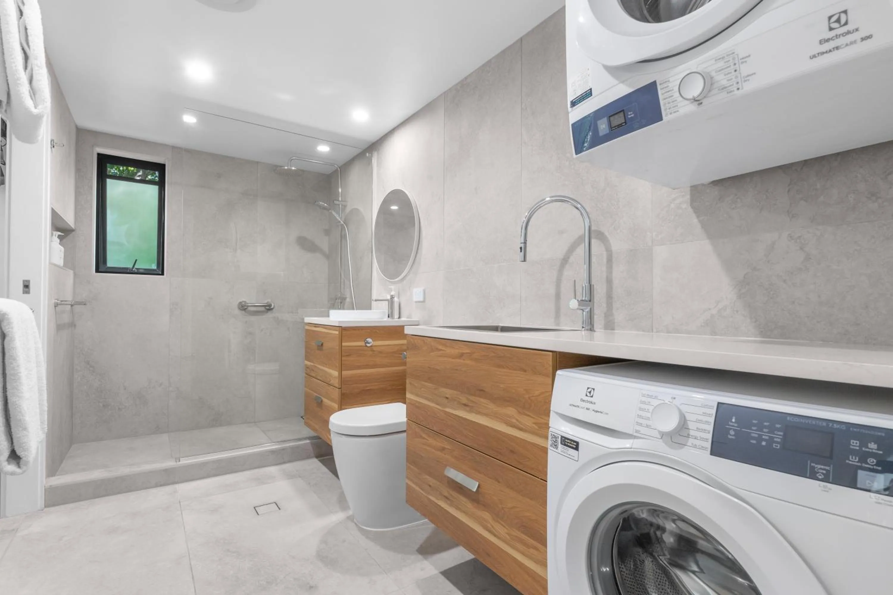 Shower in Bella Casa Noosa