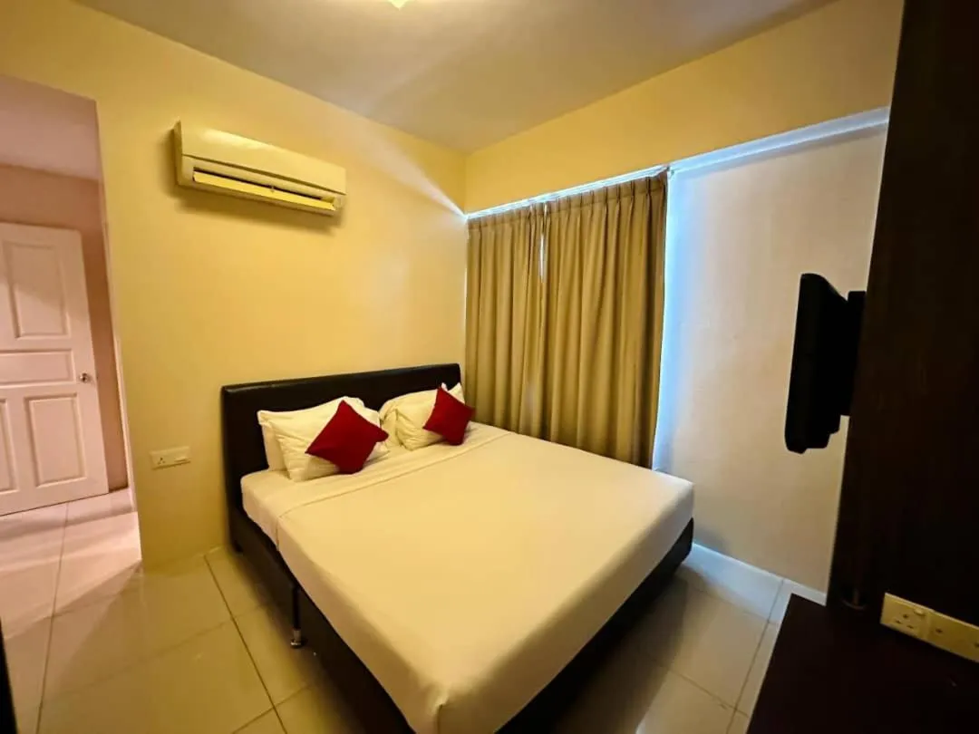 Photo of the whole room, Bed in Kinta Riverfront Hotel & Suites