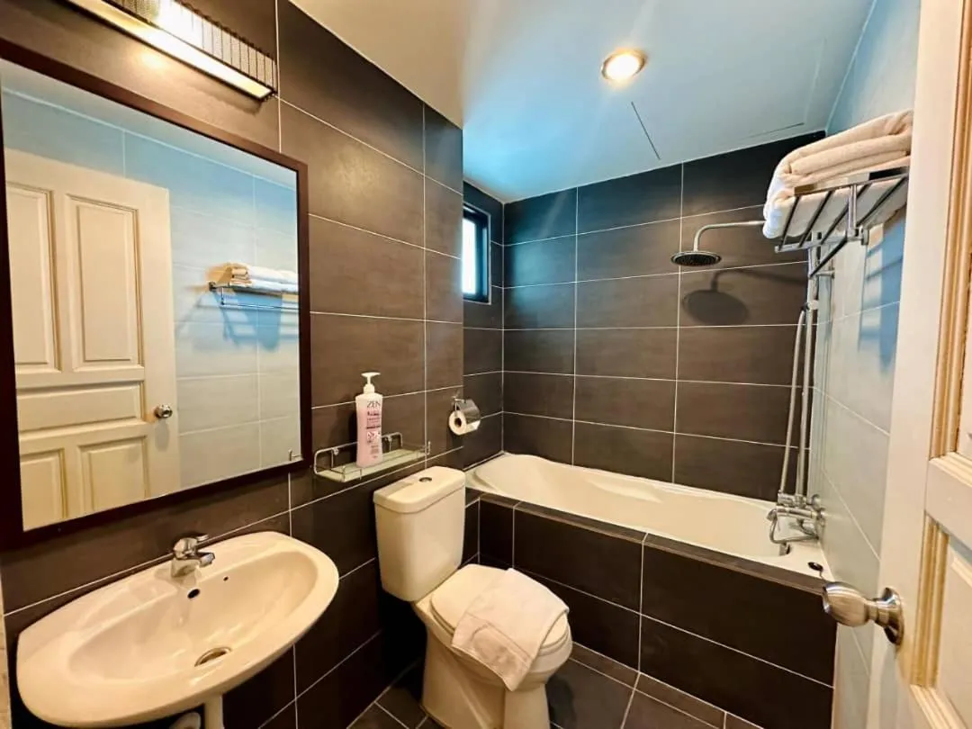 Bathroom in Kinta Riverfront Hotel & Suites