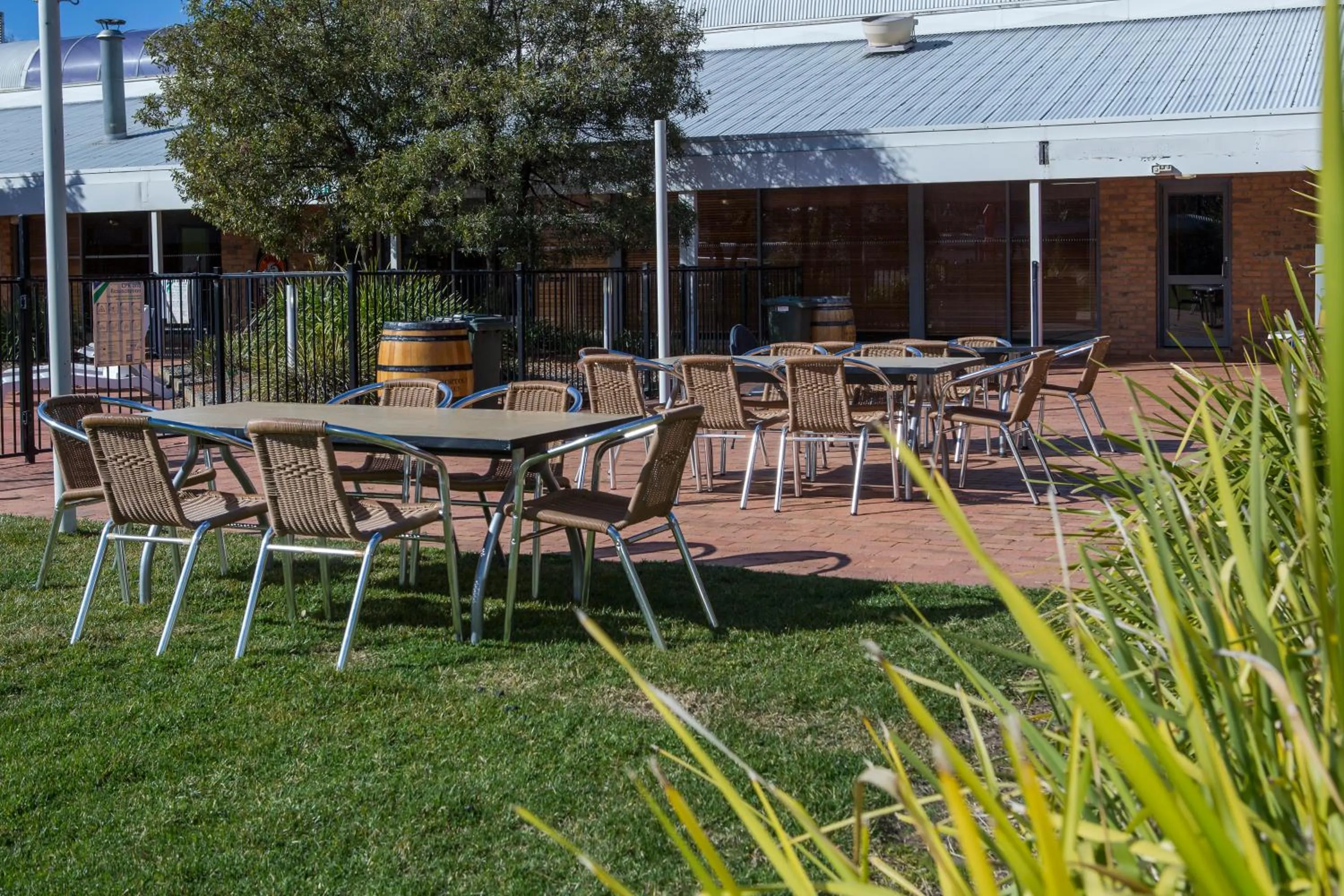 Garden in ibis Styles Canberra Eagle Hawk
