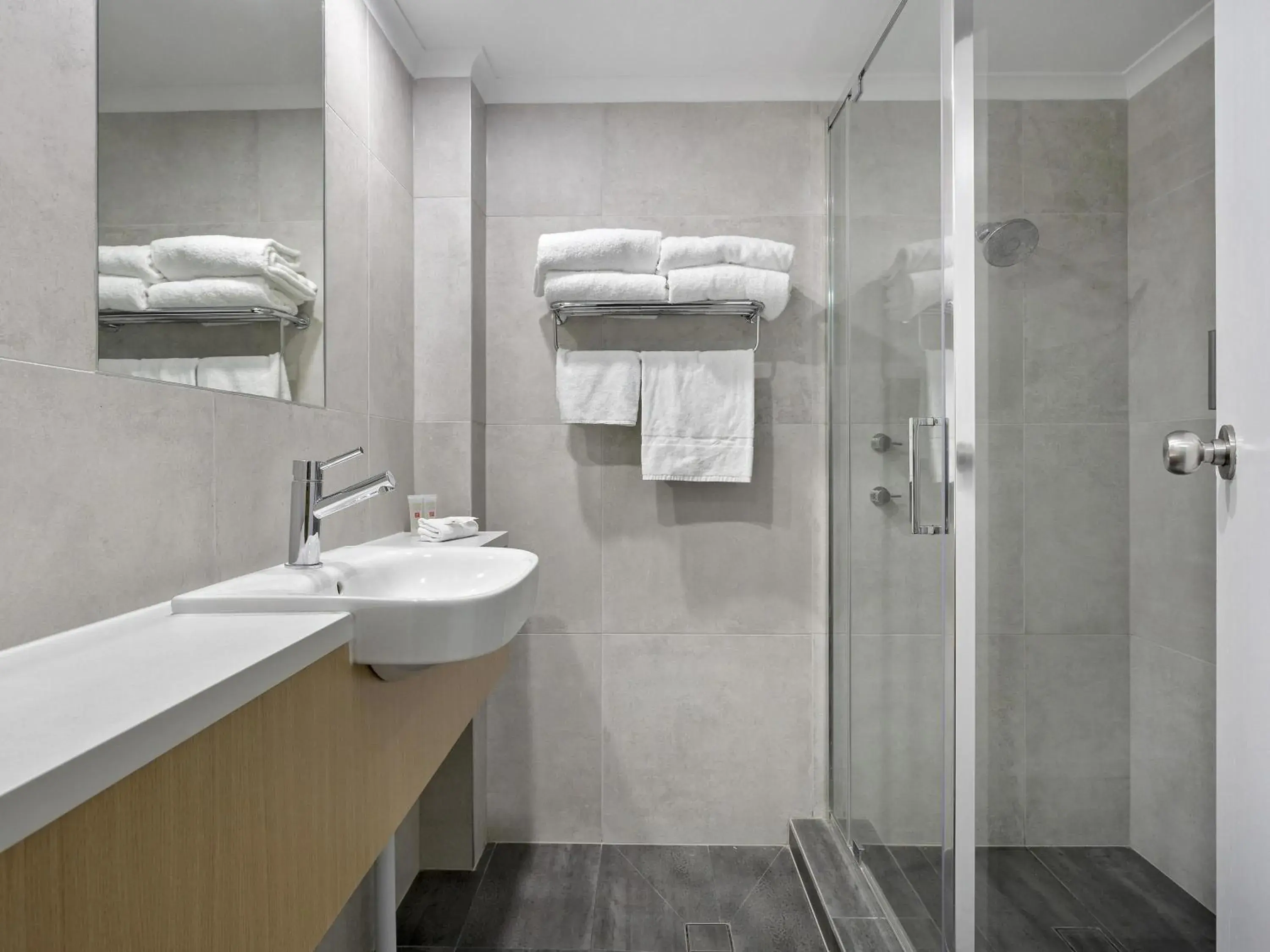 Bedroom in ibis Styles Canberra Eagle Hawk Bedroom in ibis Styles Canberra Eagle Hawk