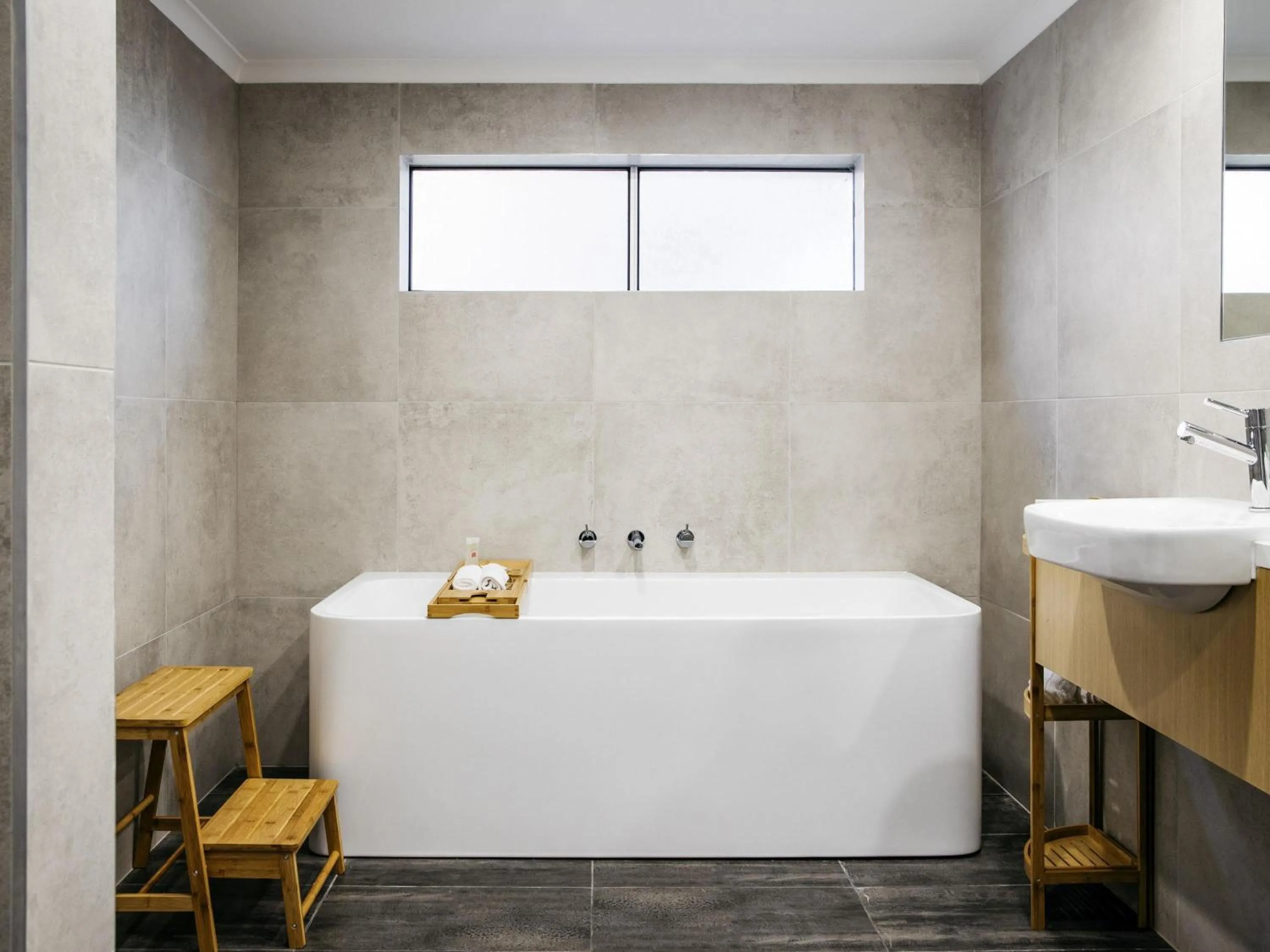 Bedroom in ibis Styles Canberra Eagle Hawk