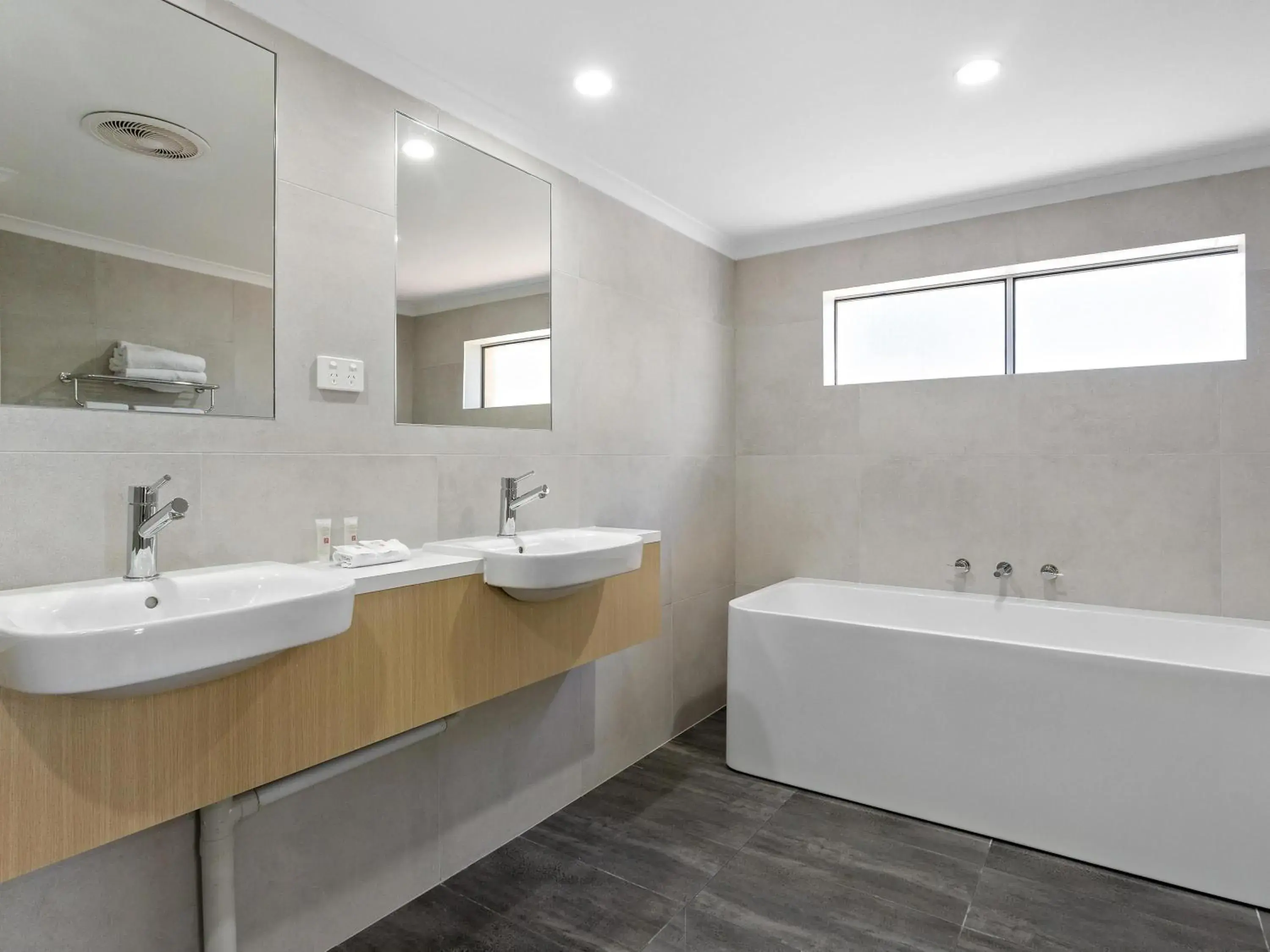 Bedroom in ibis Styles Canberra Eagle Hawk Bedroom in ibis Styles Canberra Eagle Hawk