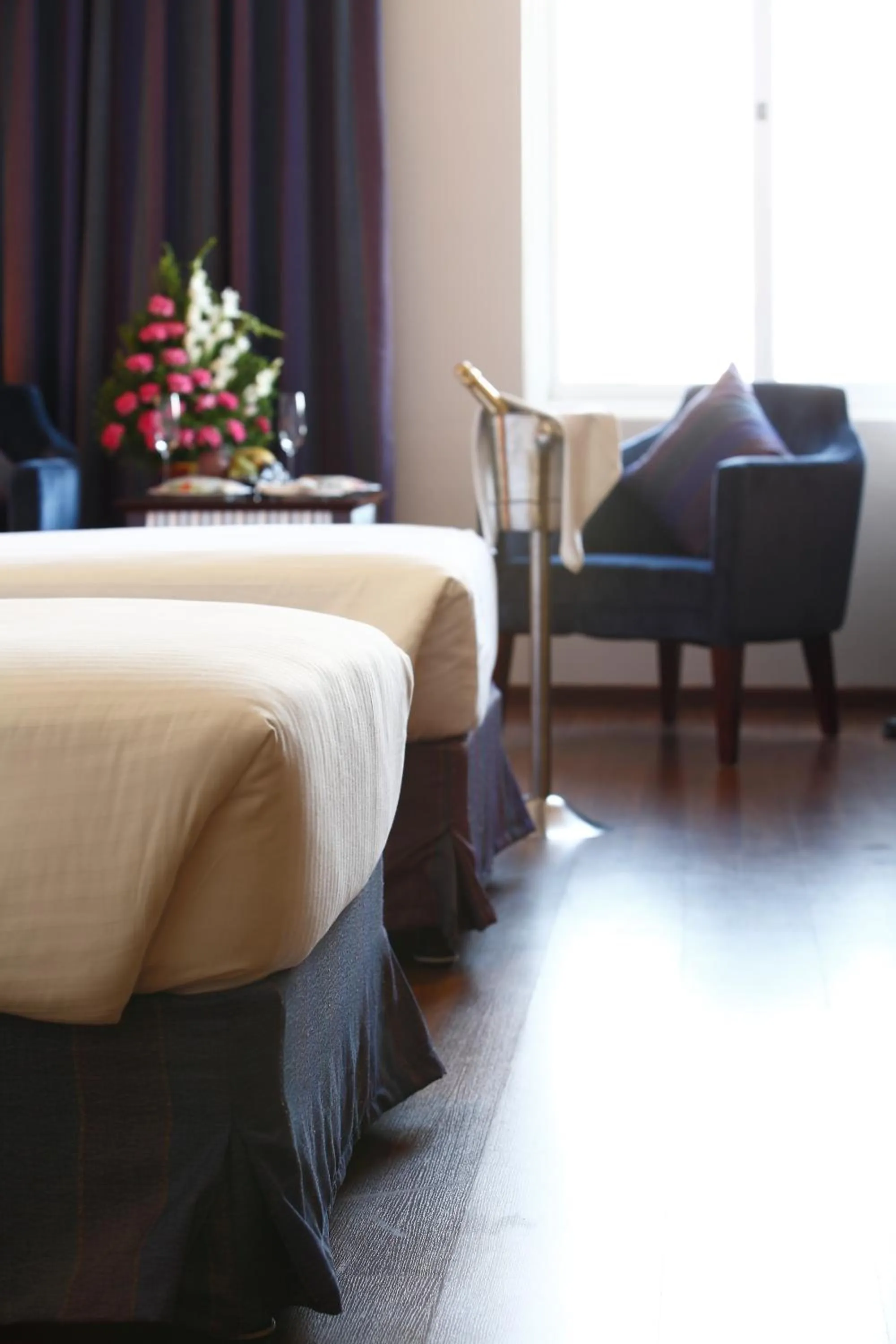 Photo of the whole room, Bed in Siamton Inn- A Cygnett Collection