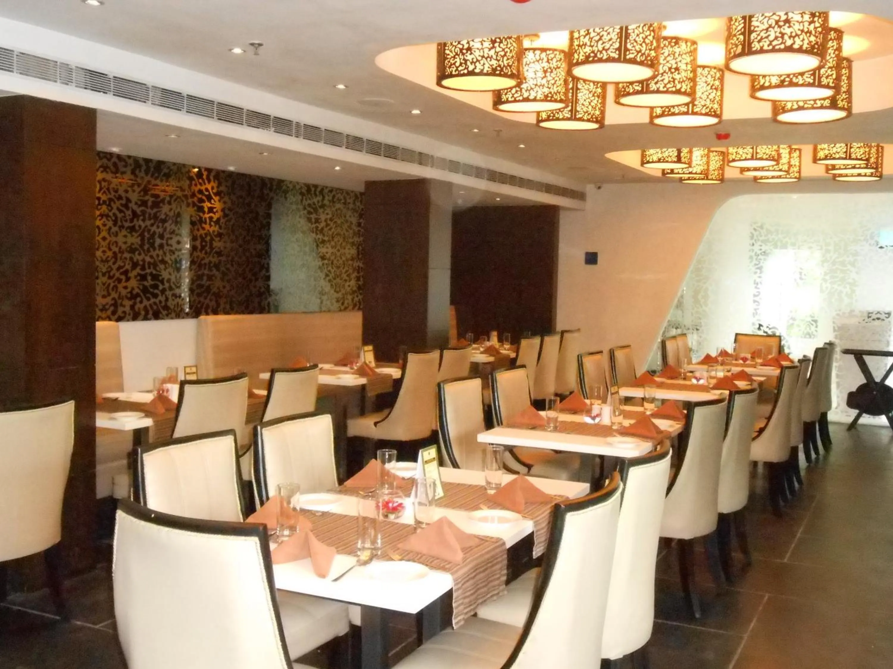 Restaurant/places to eat in Siamton Inn- A Cygnett Collection