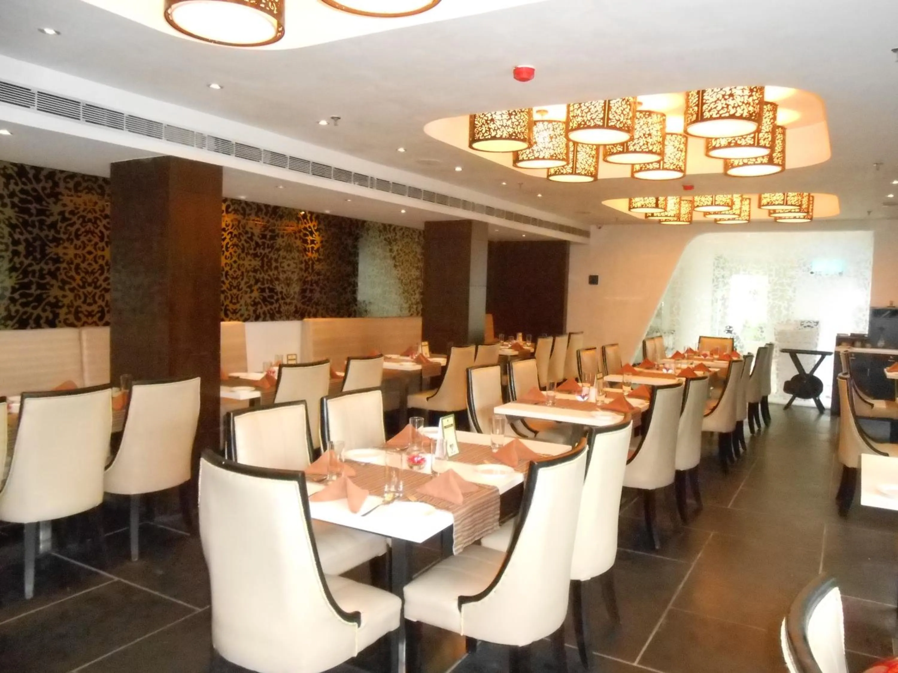 Restaurant/places to eat in Siamton Inn- A Cygnett Collection