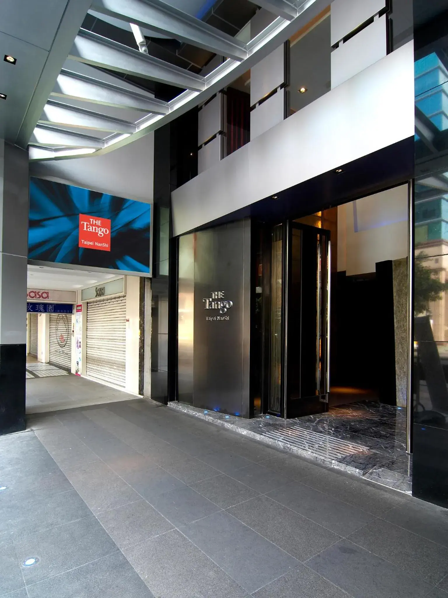 Facade/entrance in The Tango Hotel Taipei Nanshi Facade/entrance in The Tango Hotel Taipei Nanshi