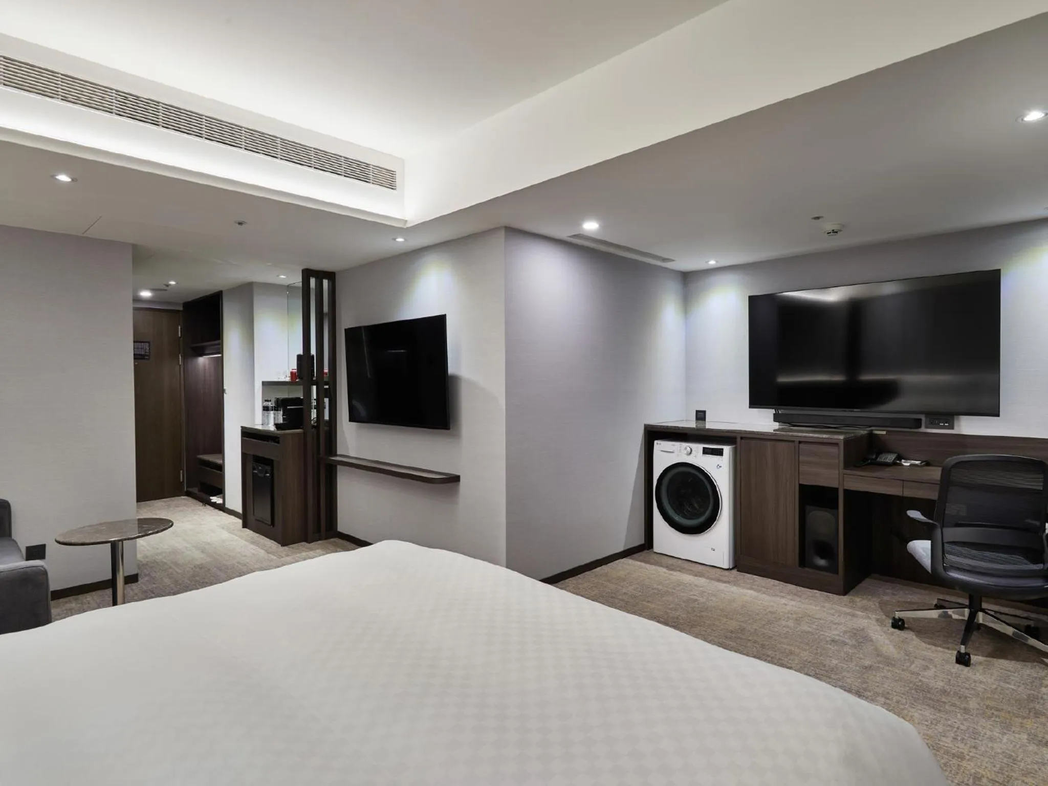 Bed in The Tango Hotel Taipei Linsen