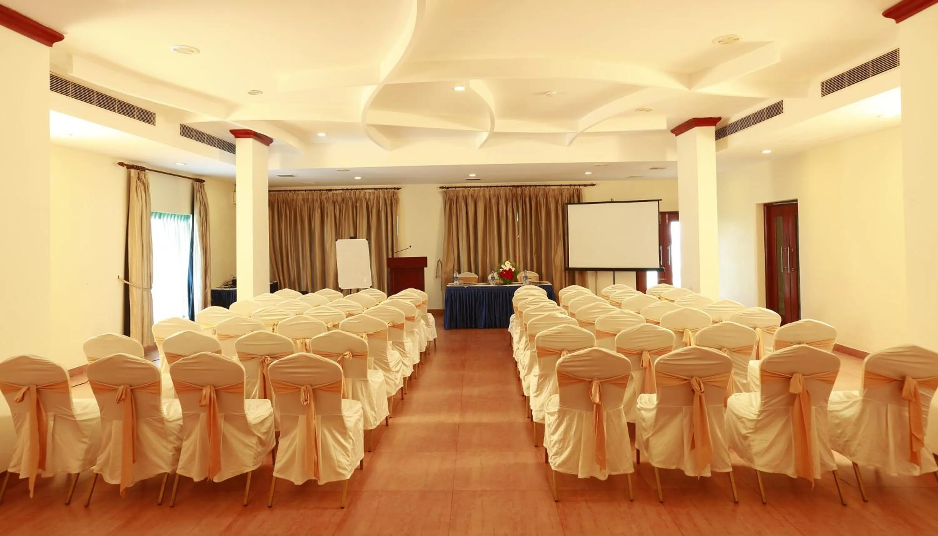 Banquet/Function facilities in Renai Blue Waters Cherai