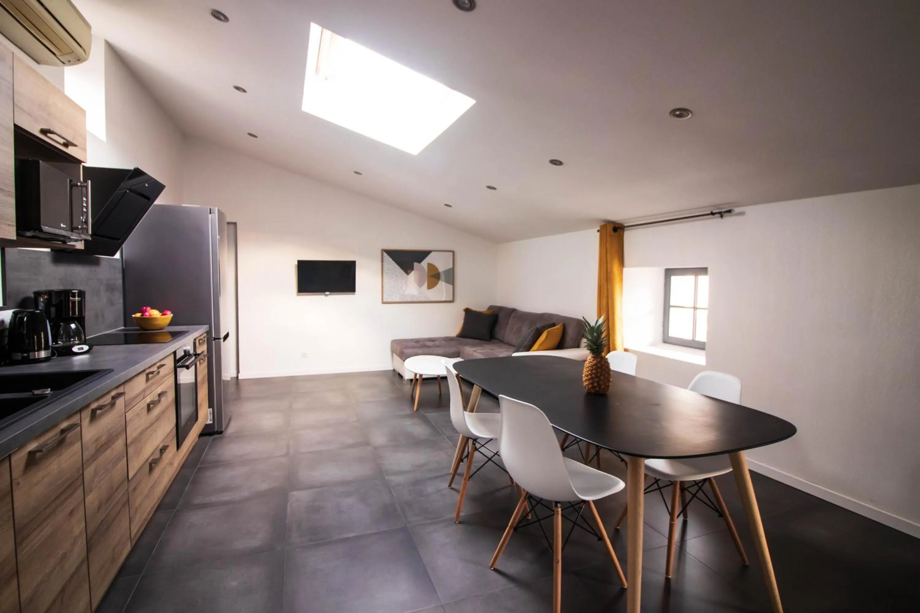 Dining area in La Villa Tria Castella