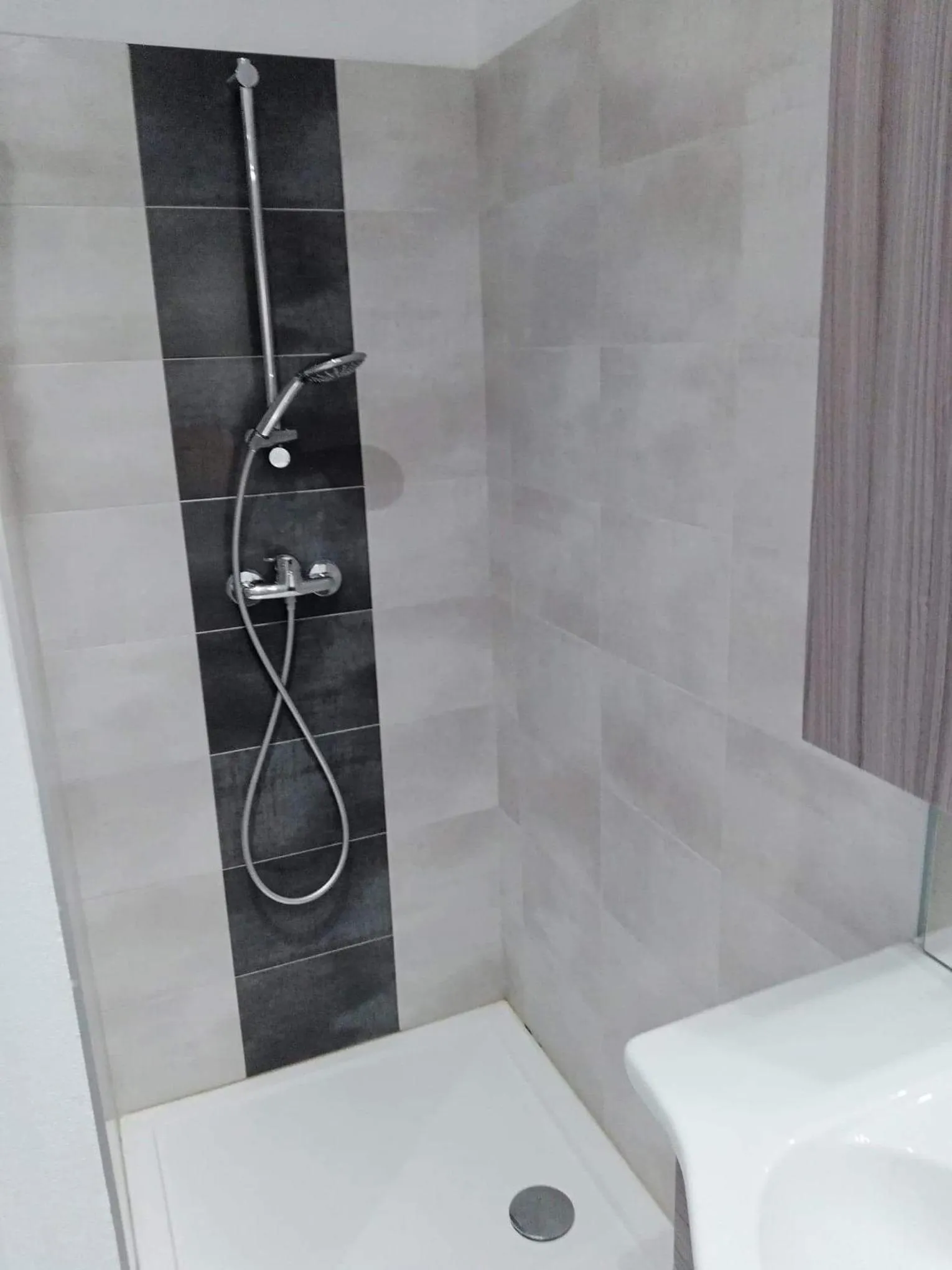 Shower in La Villa Tria Castella