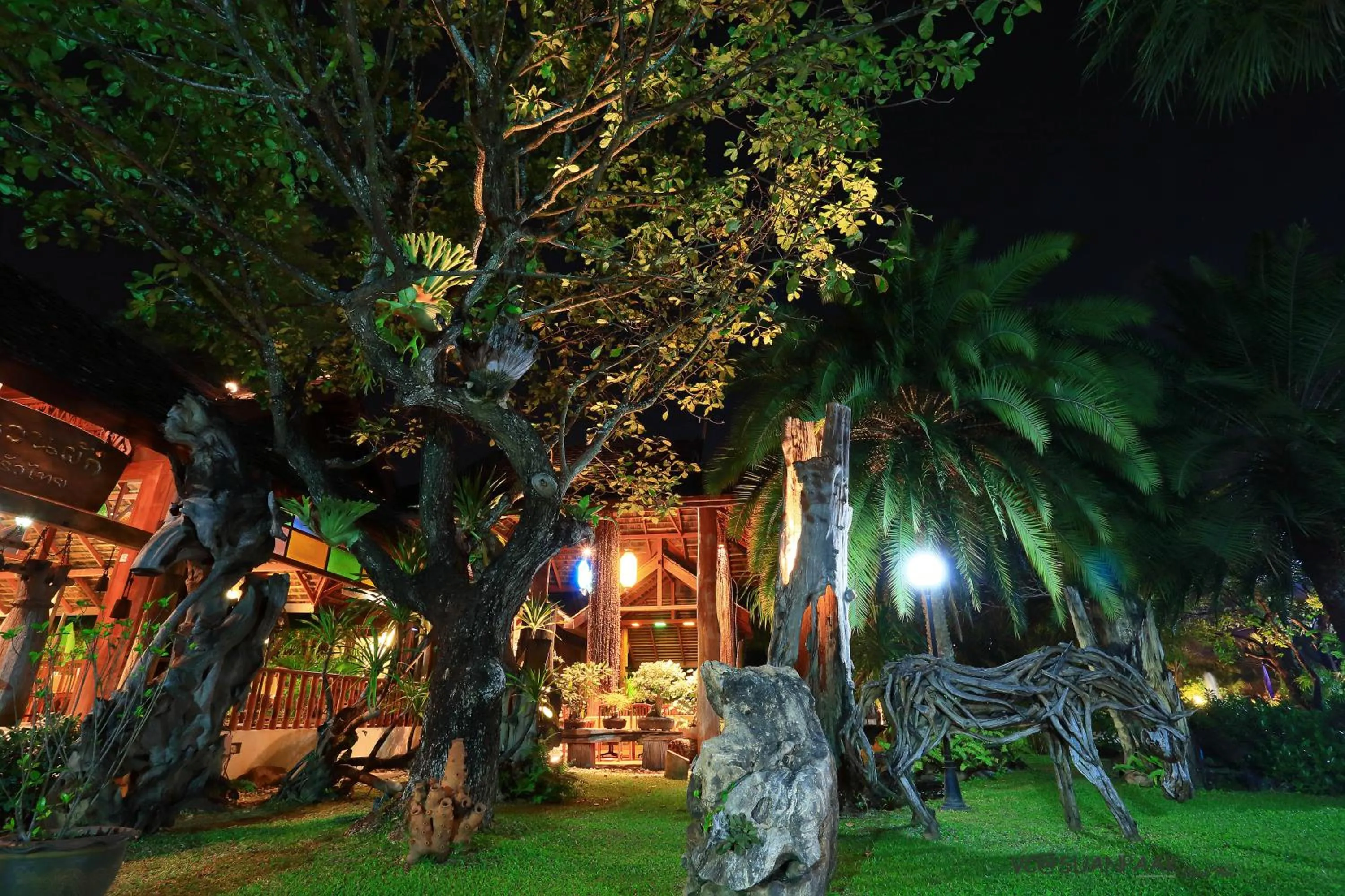 Restaurant/places to eat in VC@Suanpaak Boutique Hotel & Service Apartment