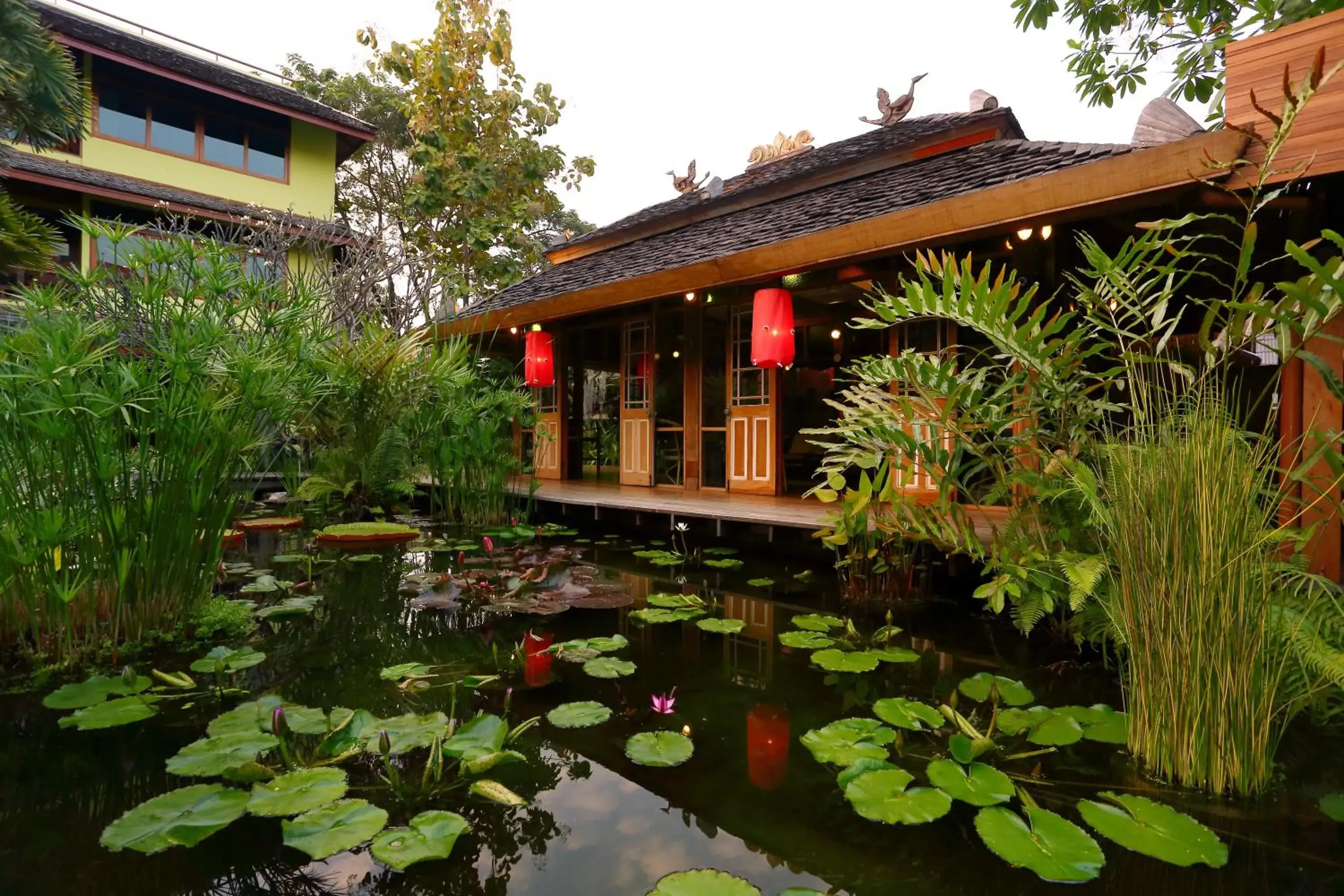 Facade/entrance in VC@Suanpaak Boutique Hotel & Service Apartment Facade/entrance in VC@Suanpaak Boutique Hotel & Service Apartment