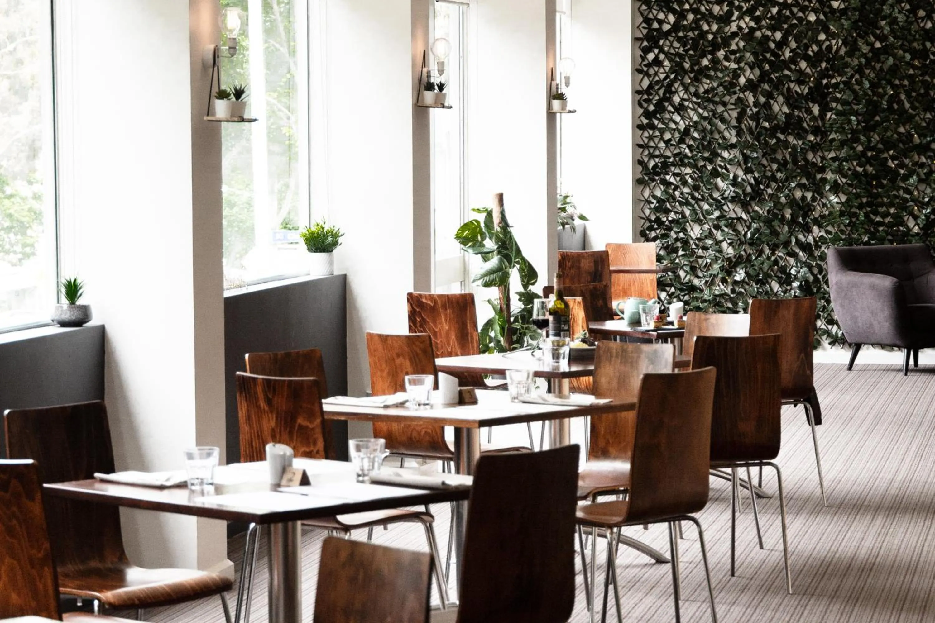 Restaurant/places to eat in Mercure North Melbourne