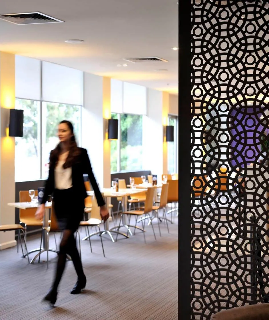 Restaurant/places to eat in Mercure North Melbourne