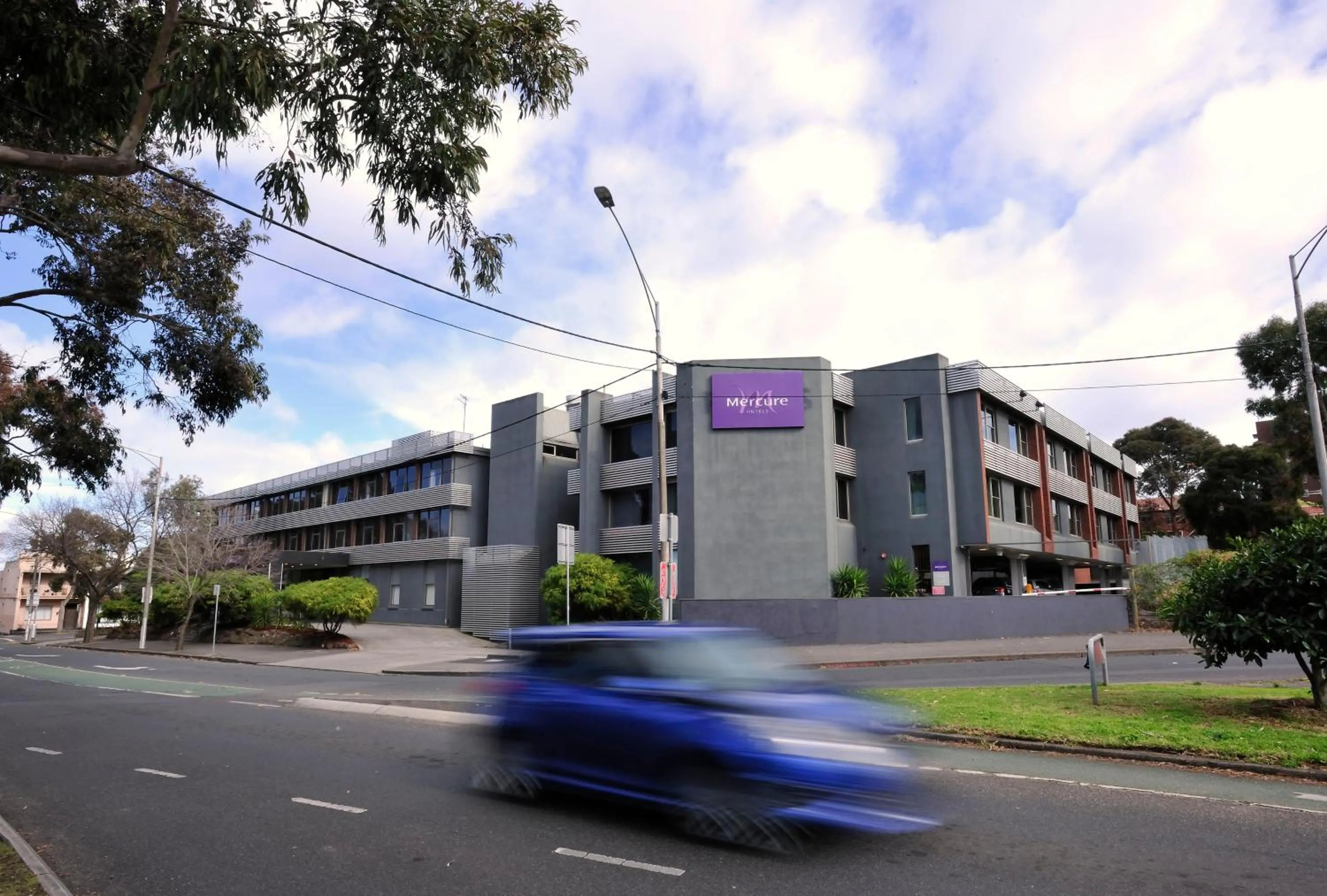 Facade/entrance in Mercure North Melbourne
