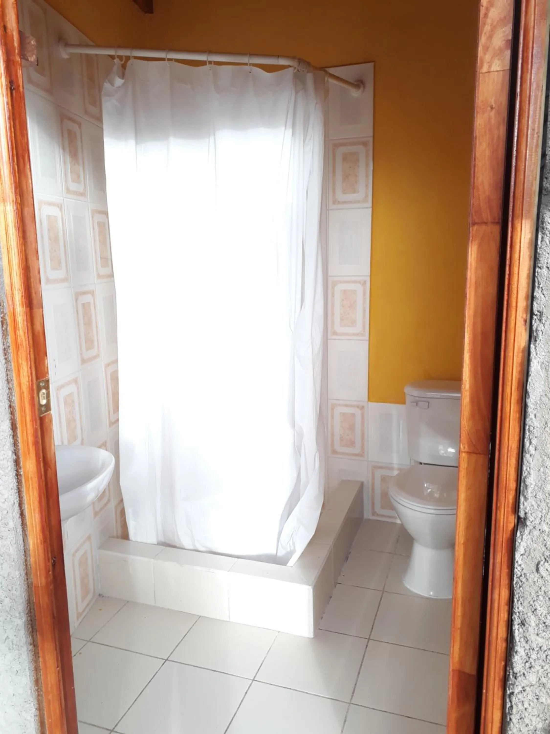 Shower in Hostal Open House