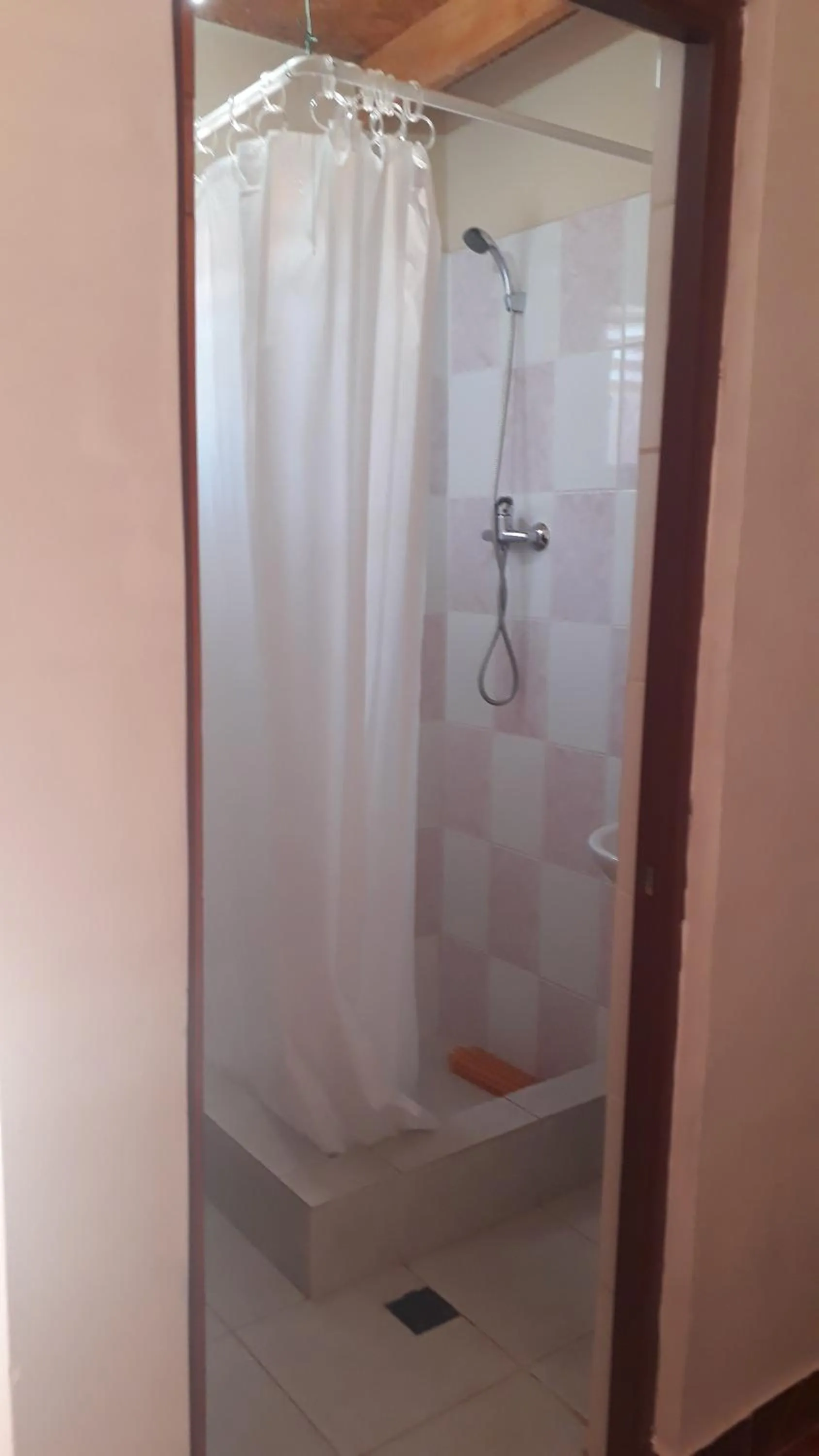 Shower in Hostal Open House