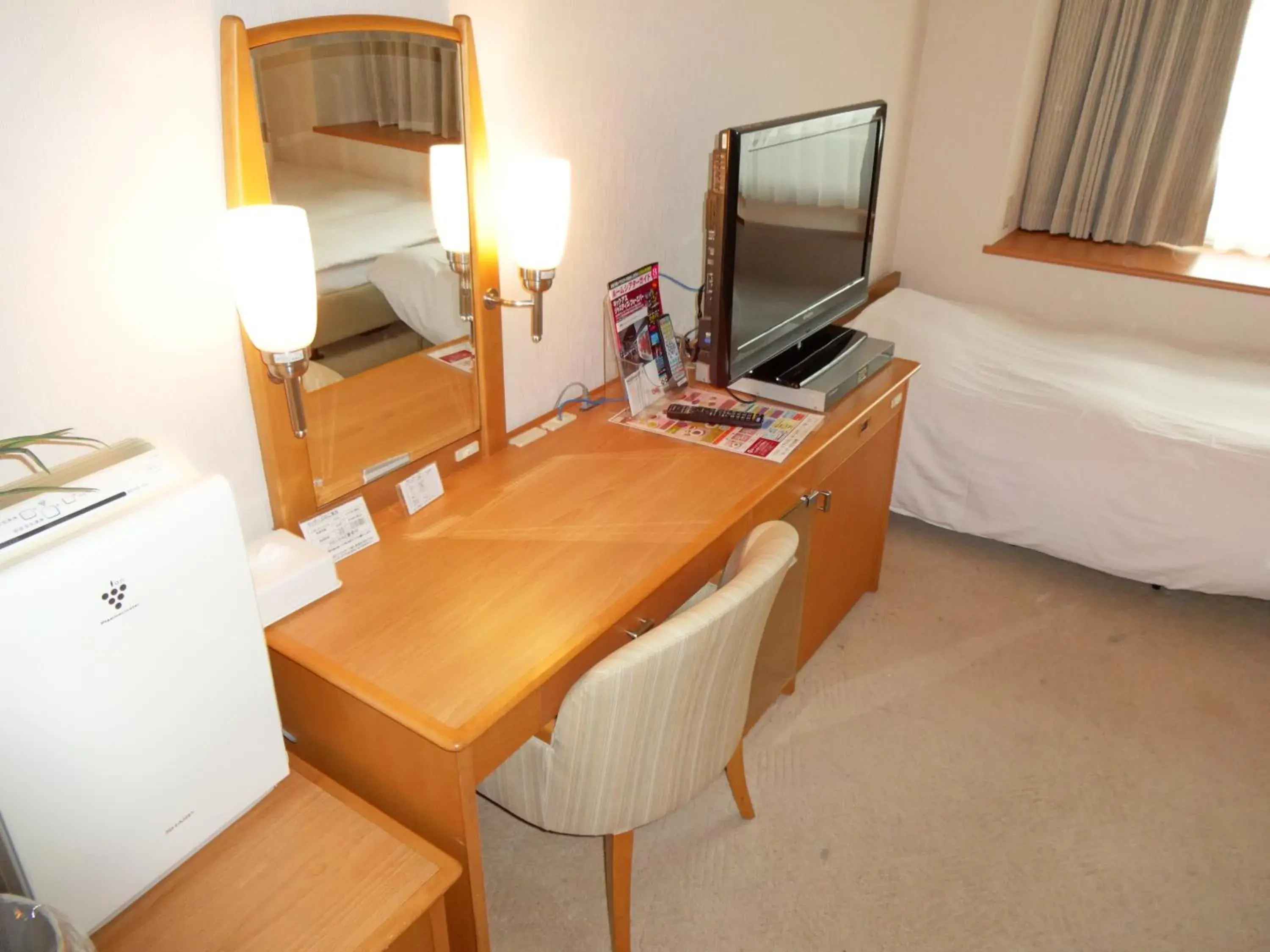 TV and multimedia, Bed in Kobe Luminous Hotel TV and multimedia, Bed in Kobe Luminous Hotel