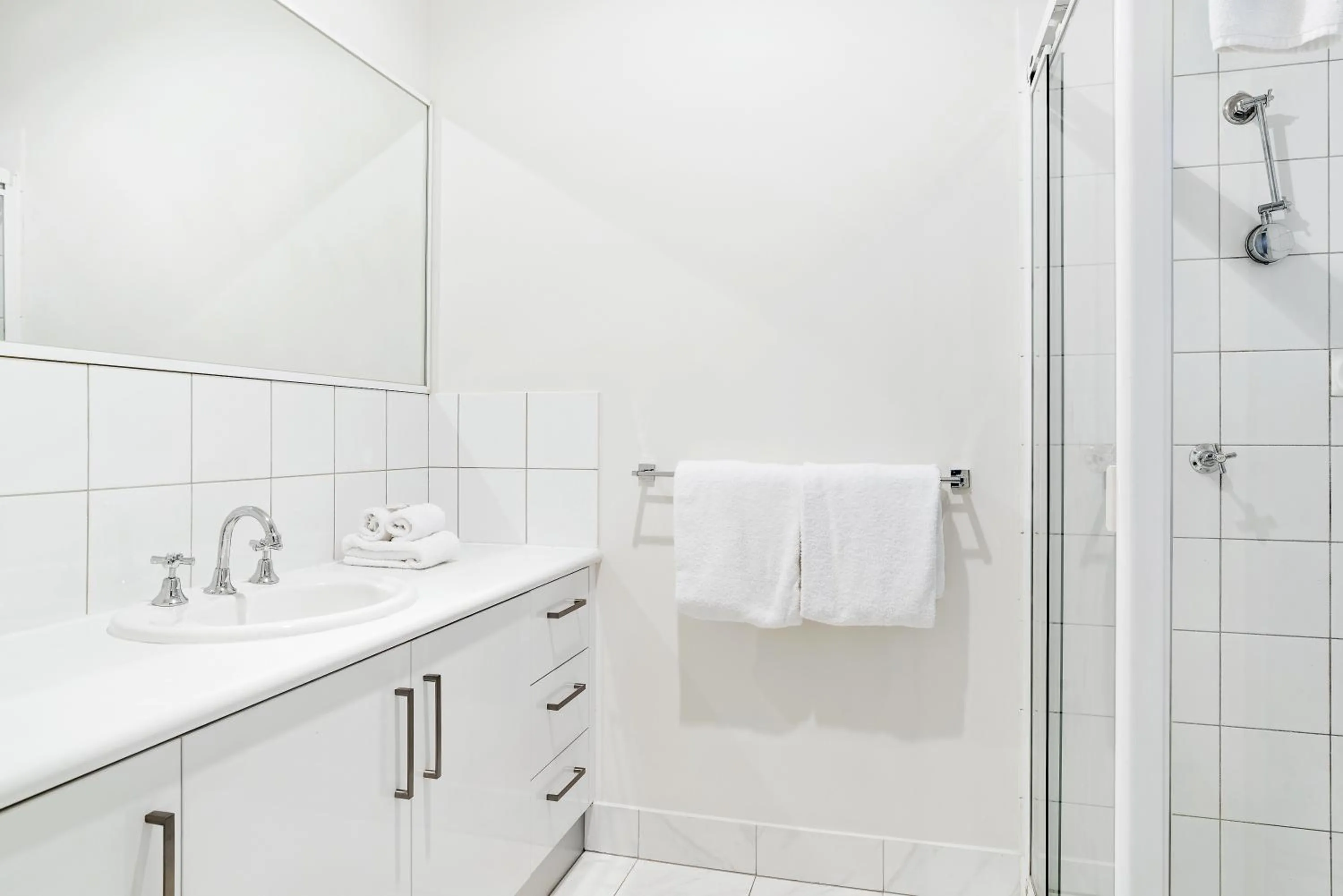 Shower in Quest Brighton on the Bay