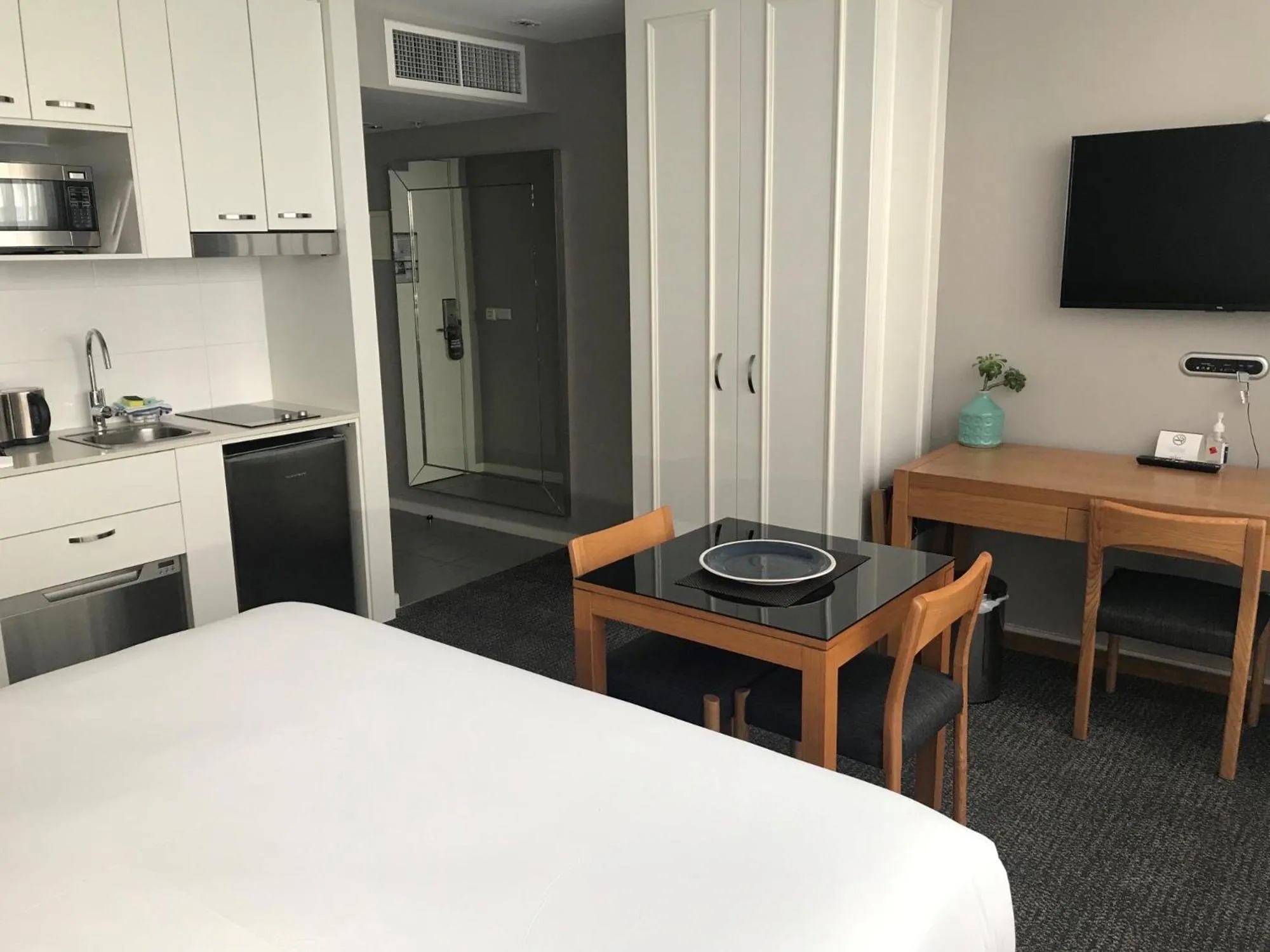 TV and multimedia, Bed in Quest Brighton on the Bay