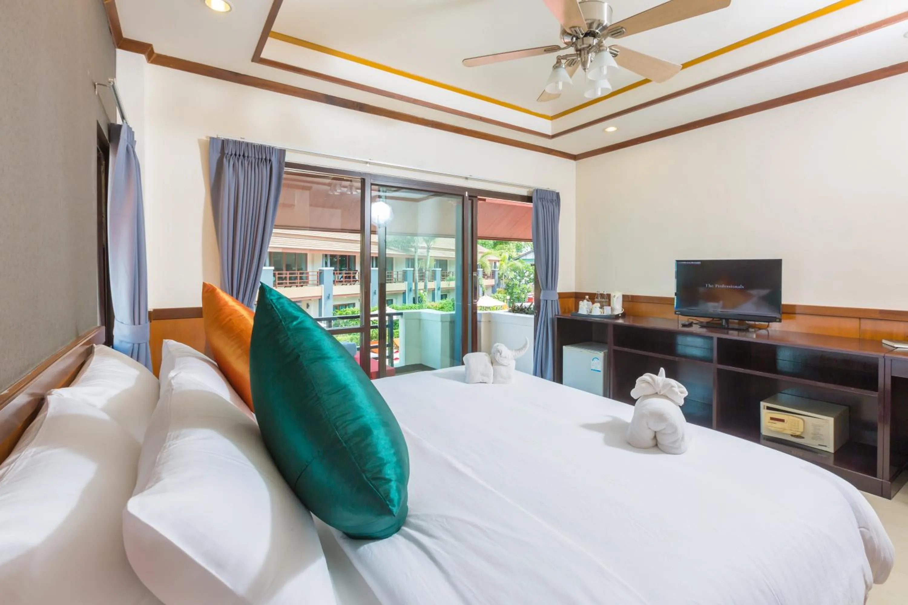 Bedroom, Bed in Sunrise Resort- Koh Phangan - SHA Extra Plus
