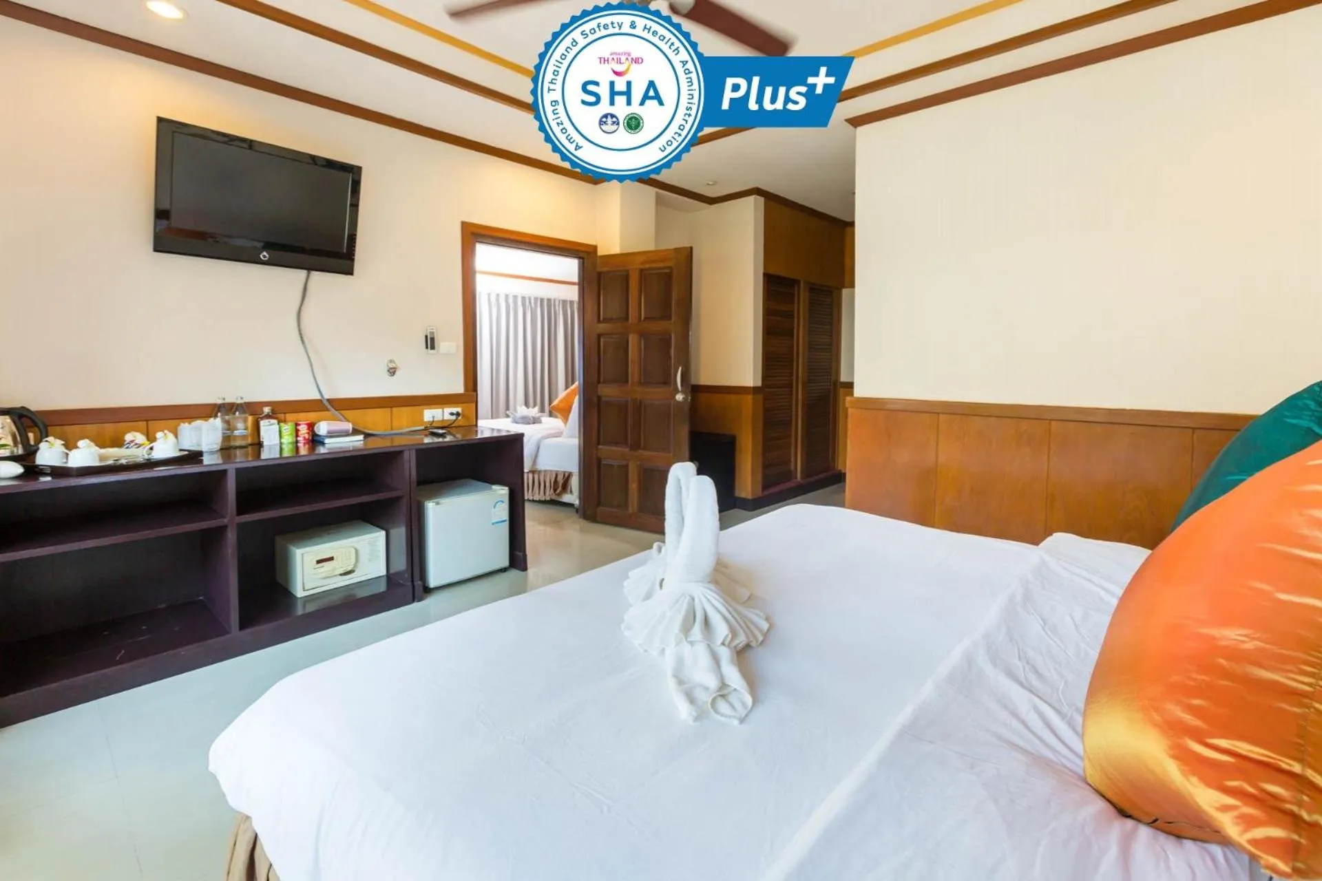 Photo of the whole room, Bed in Sunrise Resort- Koh Phangan - SHA Extra Plus