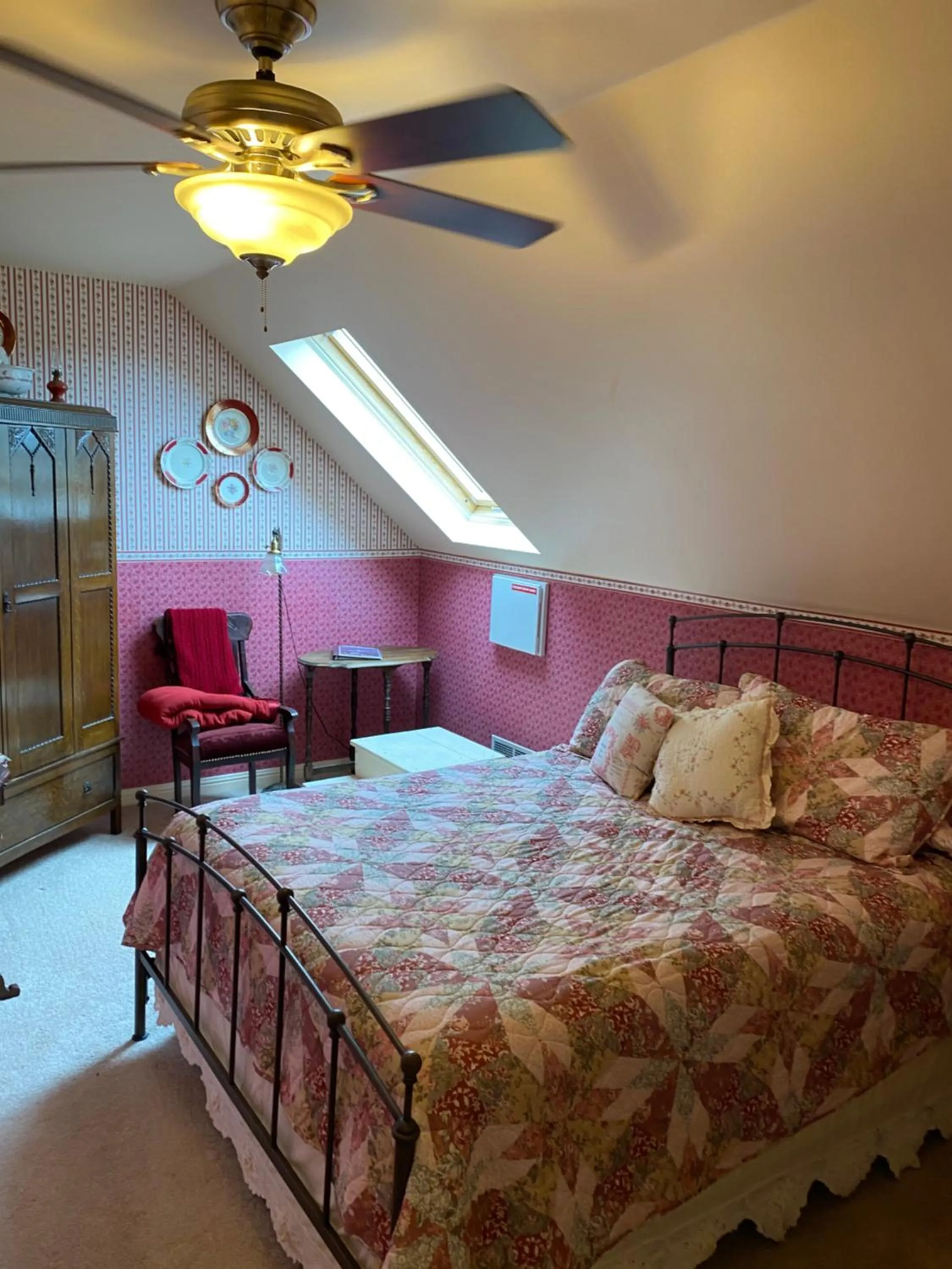 B Street House Inn