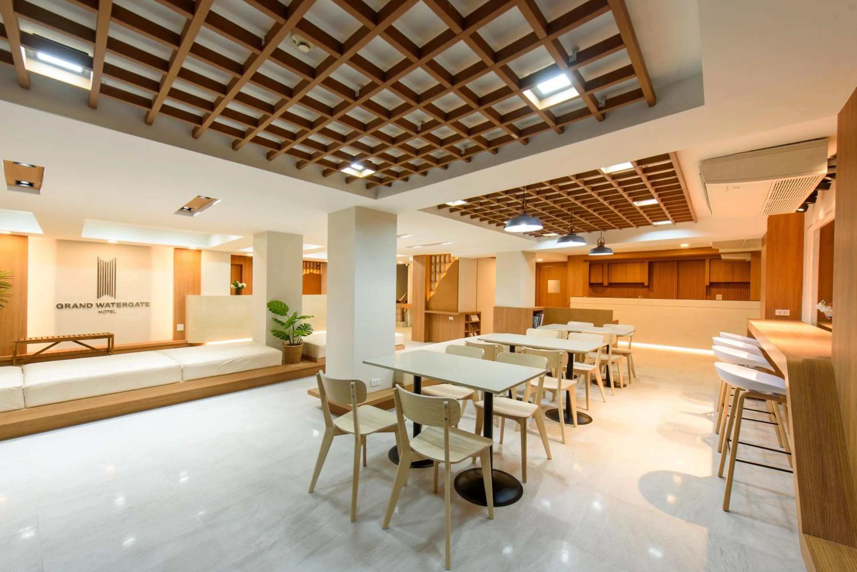 Grand Watergate Hotel