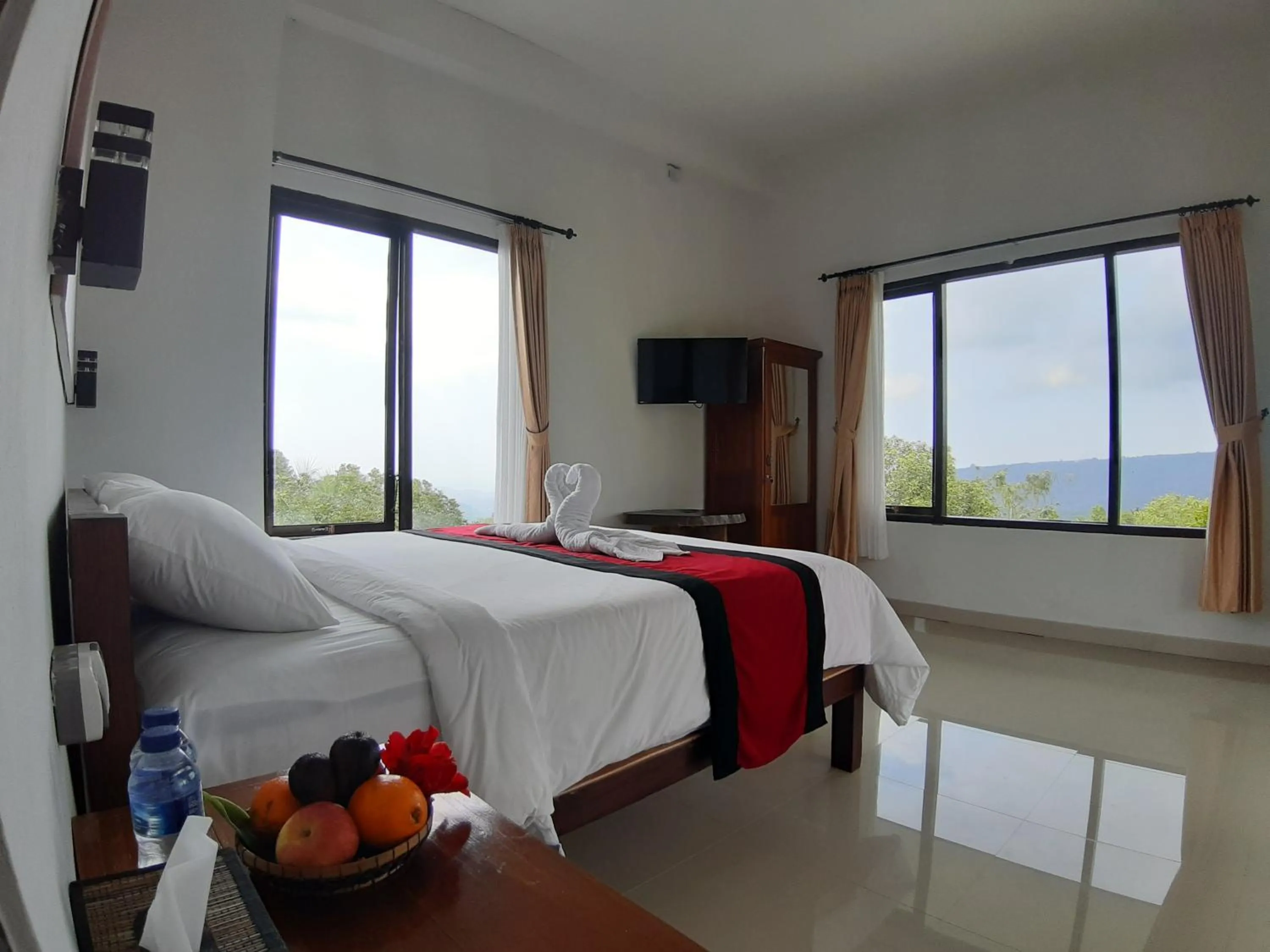 Photo of the whole room, Bed in Candra Cottage