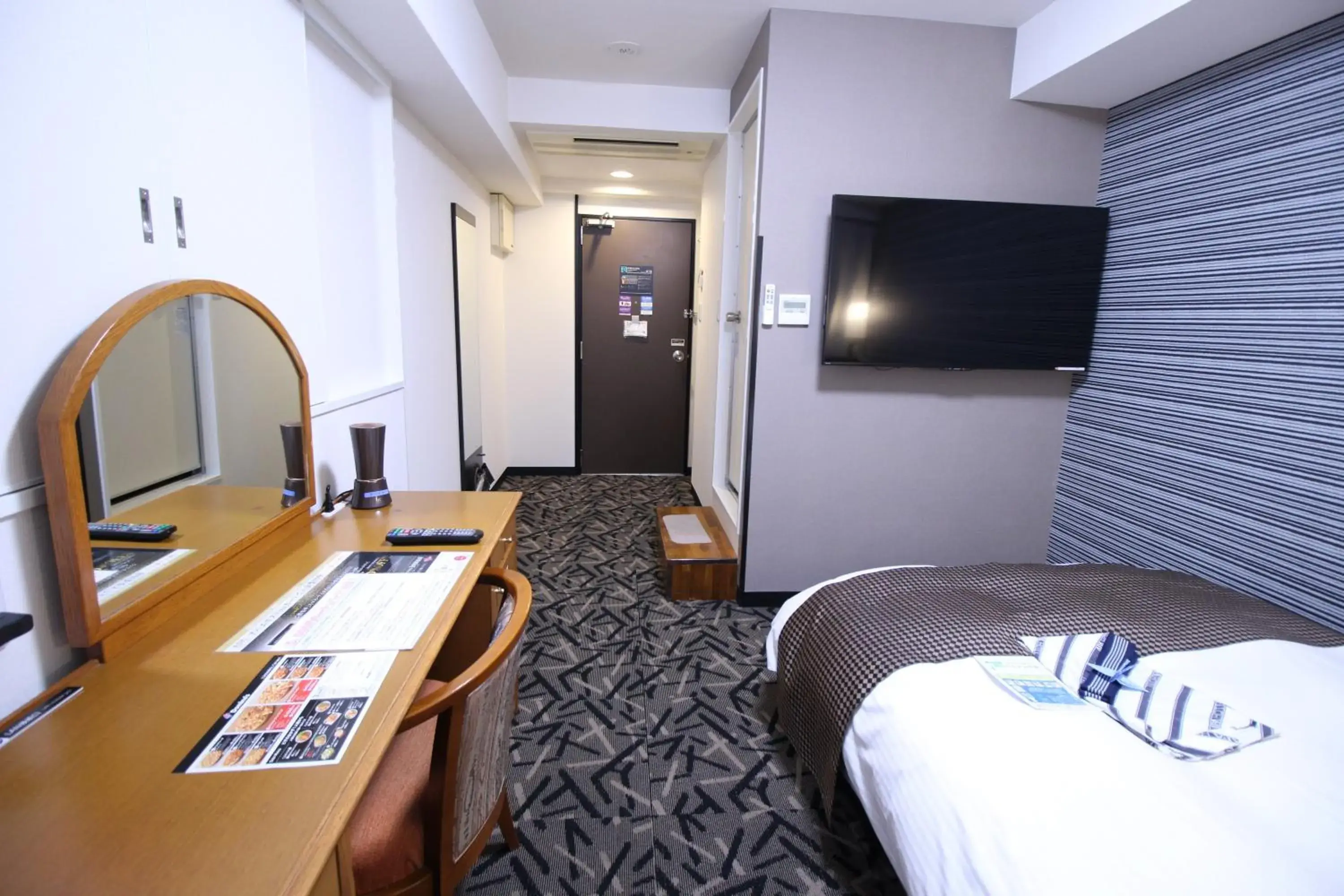 Photo of the whole room, Bed in APA Hotel Hikoneminami Photo of the whole room, Bed in APA Hotel Hikoneminami