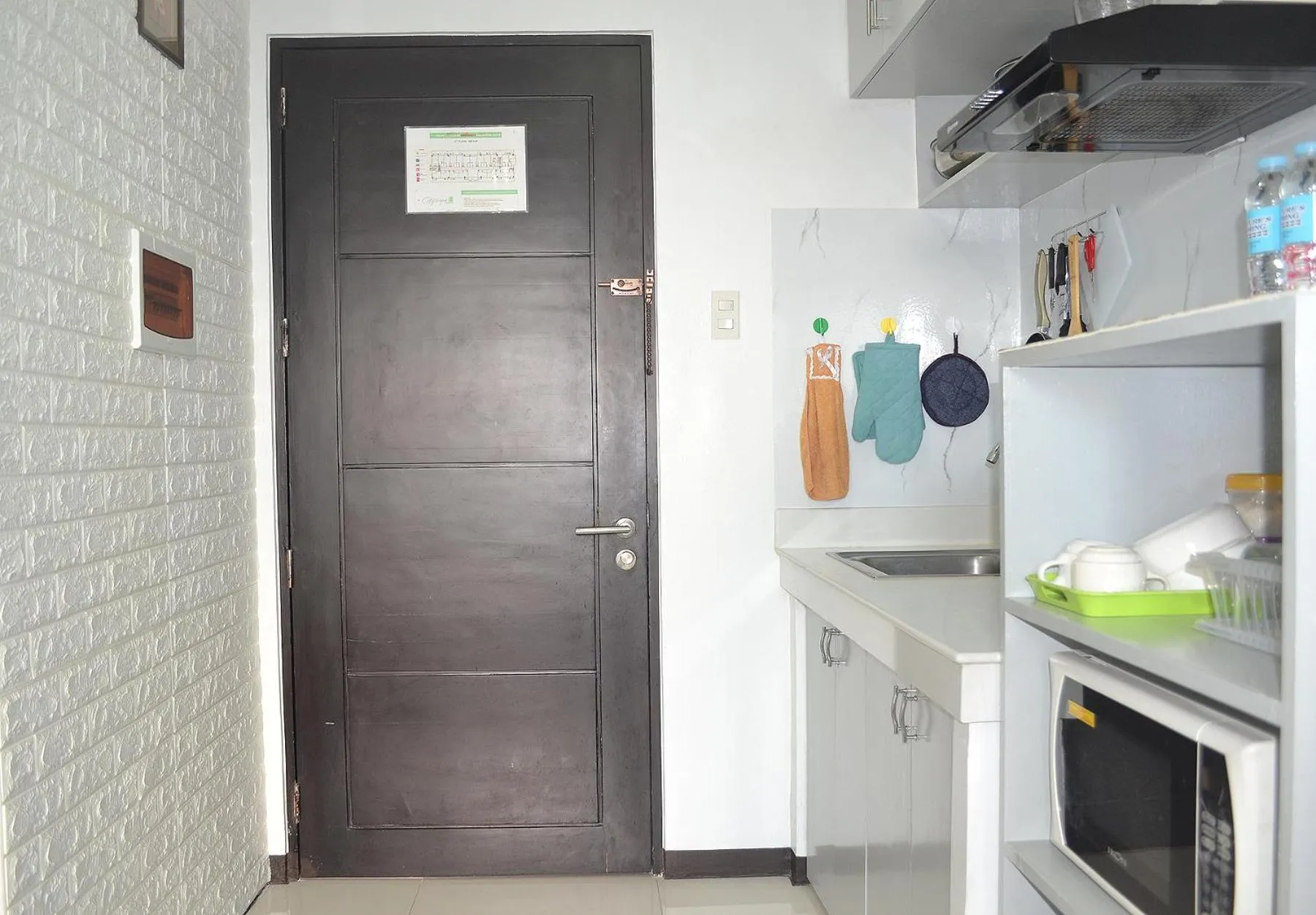 Kitchen or kitchenette in Unit 1109 Cityscape Residences