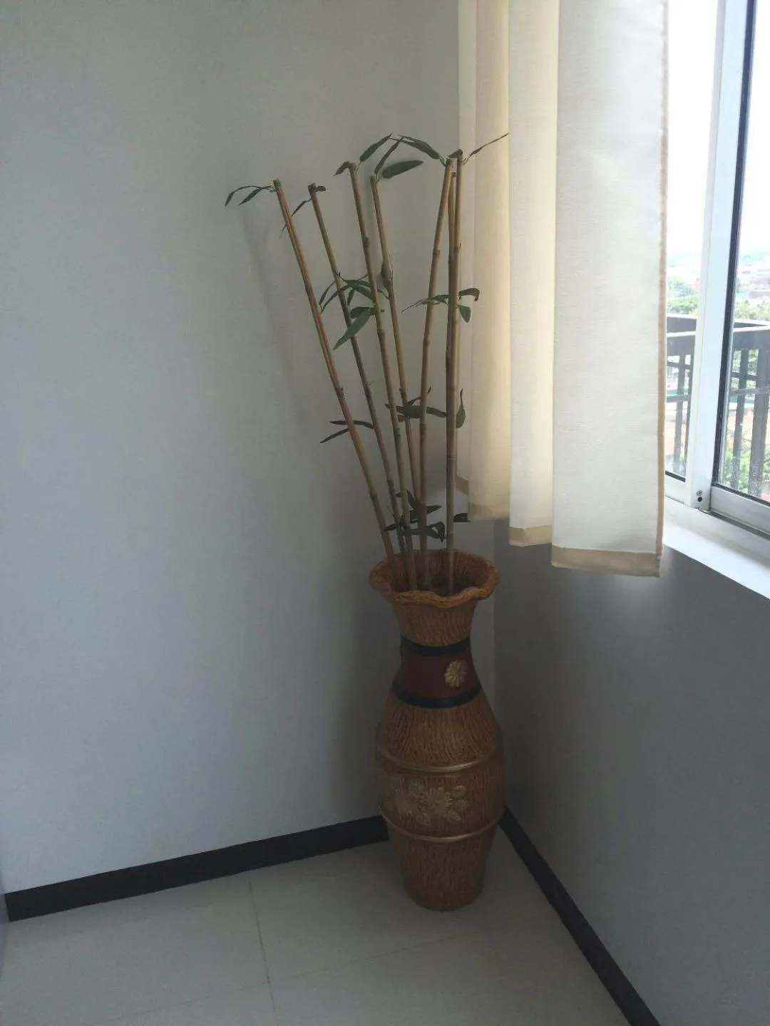 Decorative detail in Unit 1109 Cityscape Residences