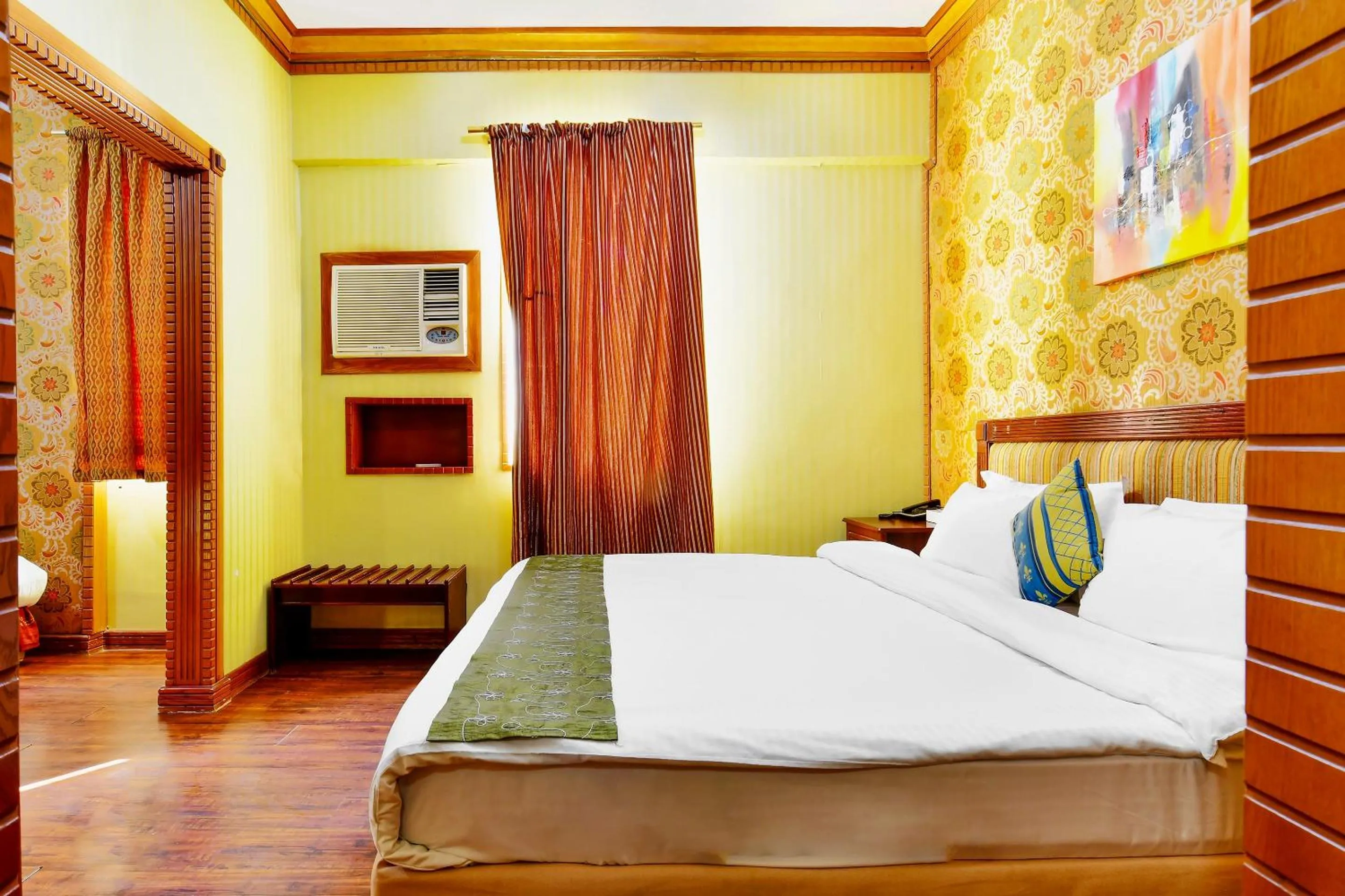 Bedroom, Bed in Capital O 125 Moon Plaza Hotel