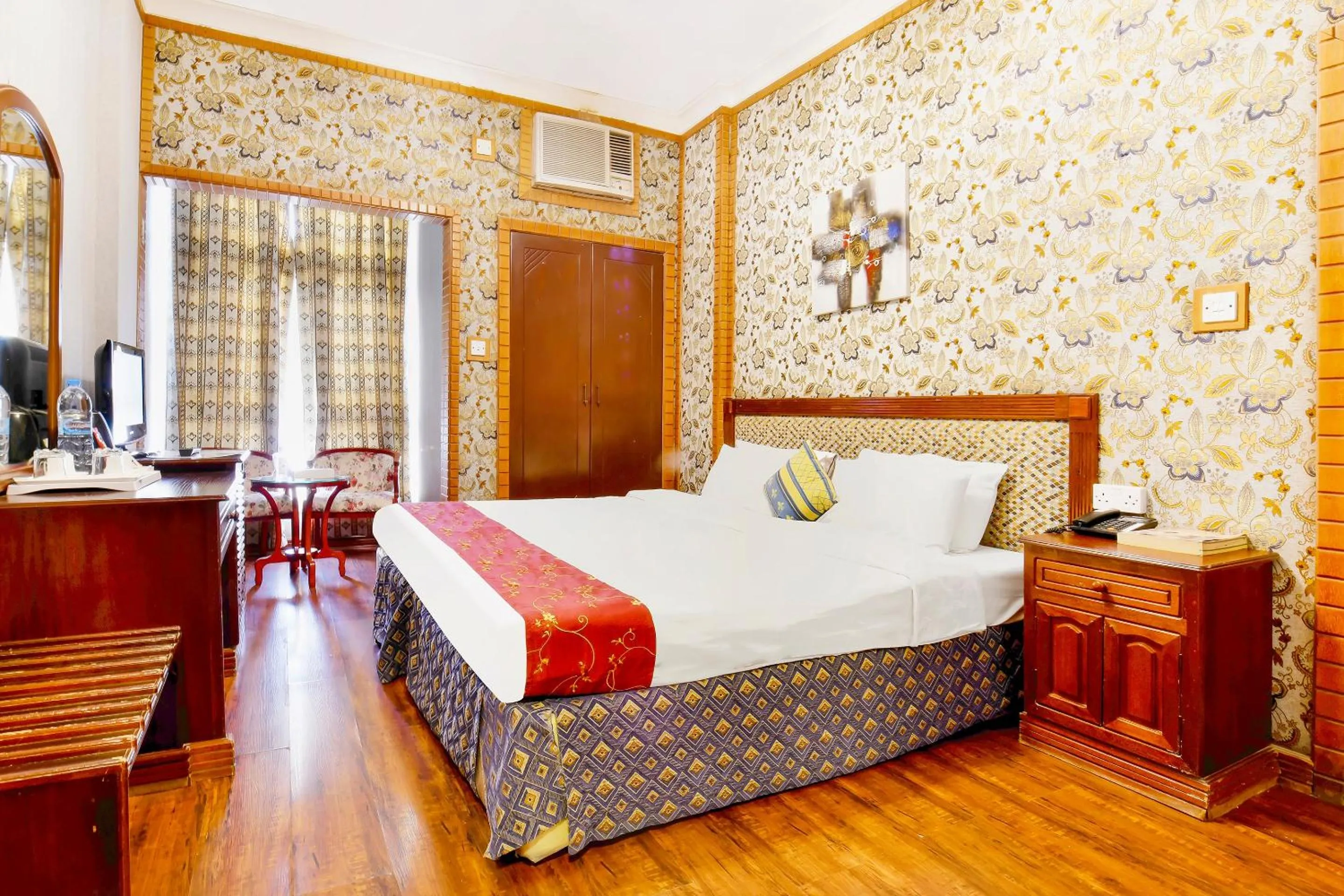 Bedroom, Bed in Capital O 125 Moon Plaza Hotel