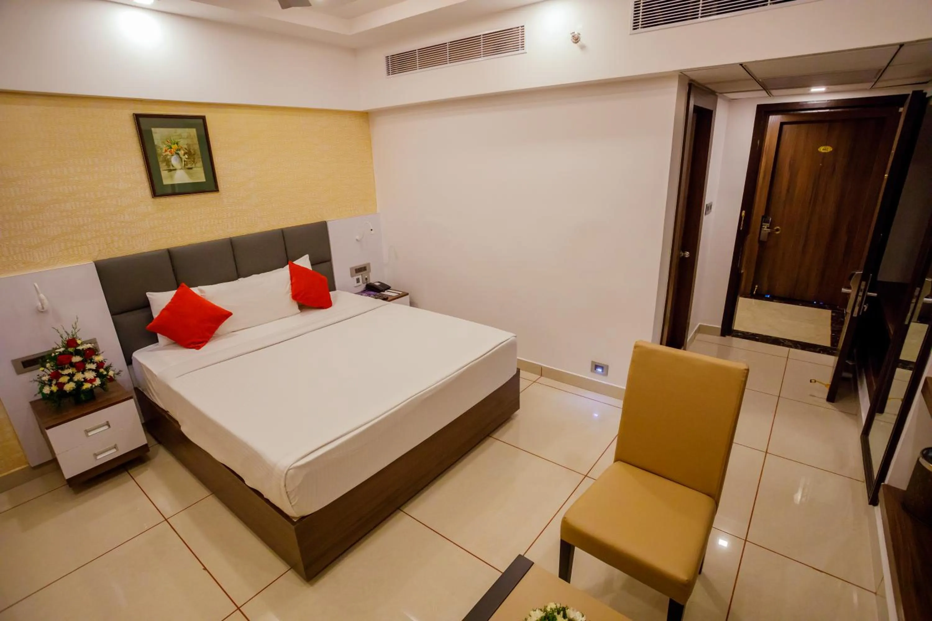Photo of the whole room, Bed in The Renai Cochin