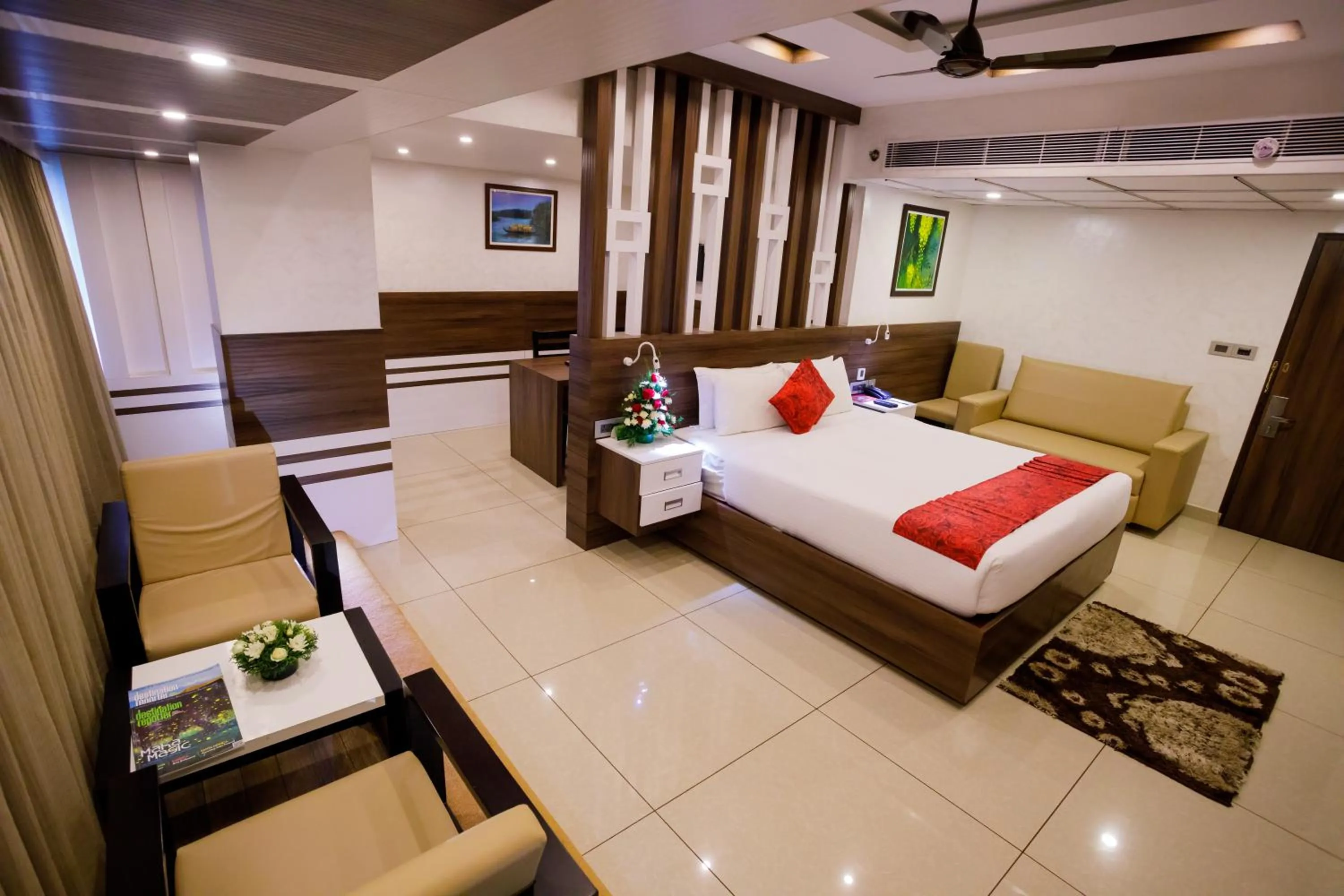 Photo of the whole room, Bed in The Renai Cochin
