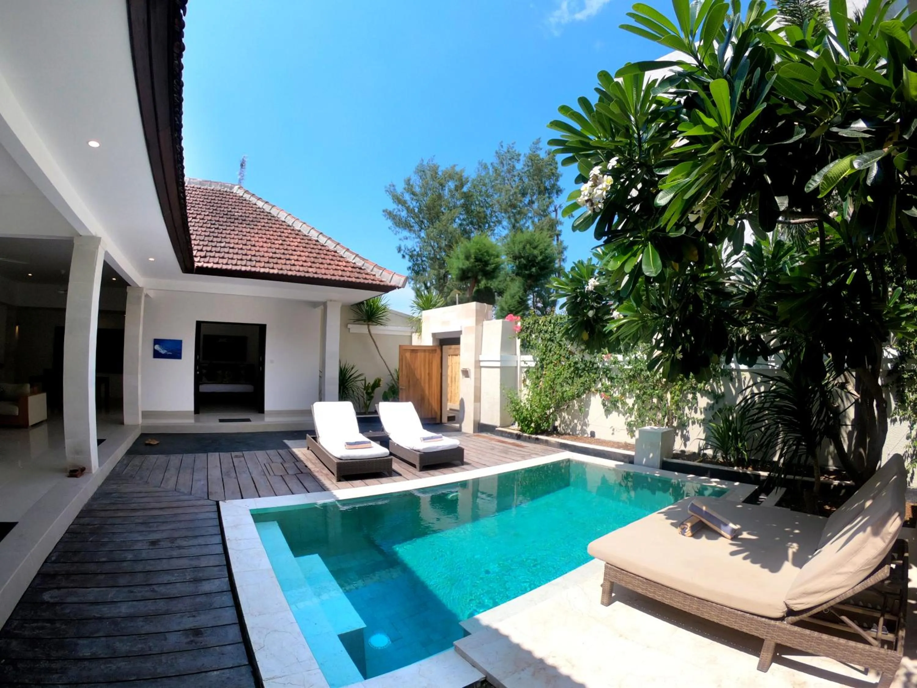 Pool view in Kokomo Resort