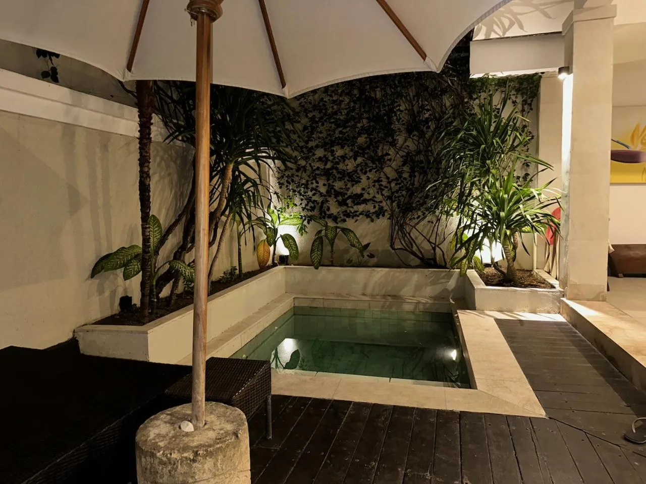 Pool view in Kokomo Resort