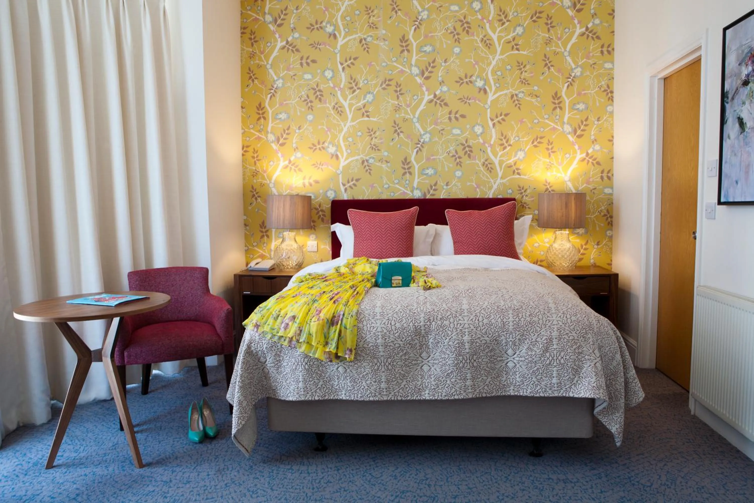 Bedroom, Bed in Sea Spray Hotel