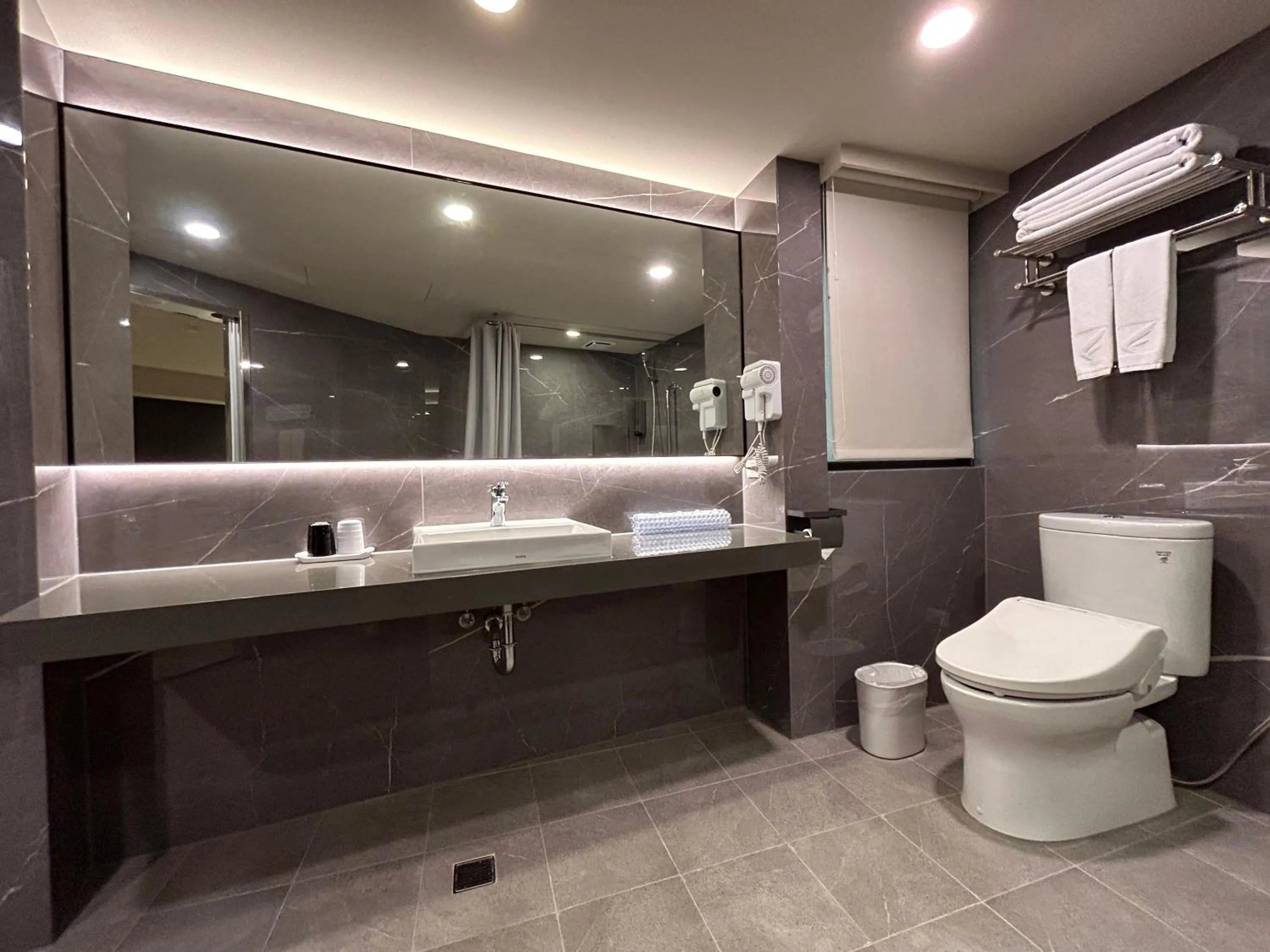 Toilet in Forward Suites Ⅰ